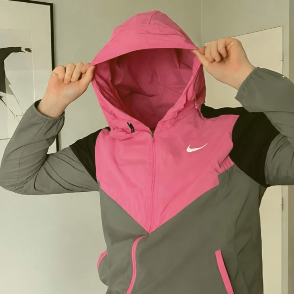 NIKE MILLER