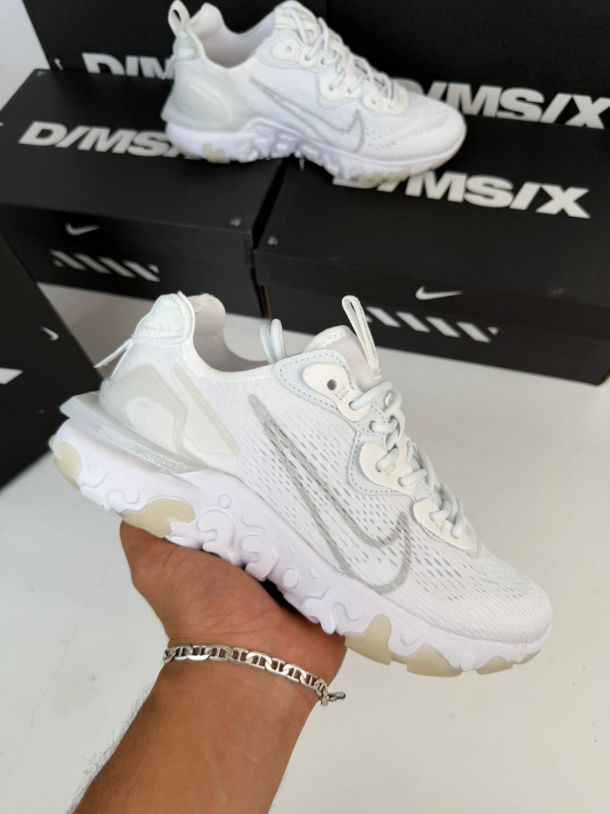 NIKE REACT VISION