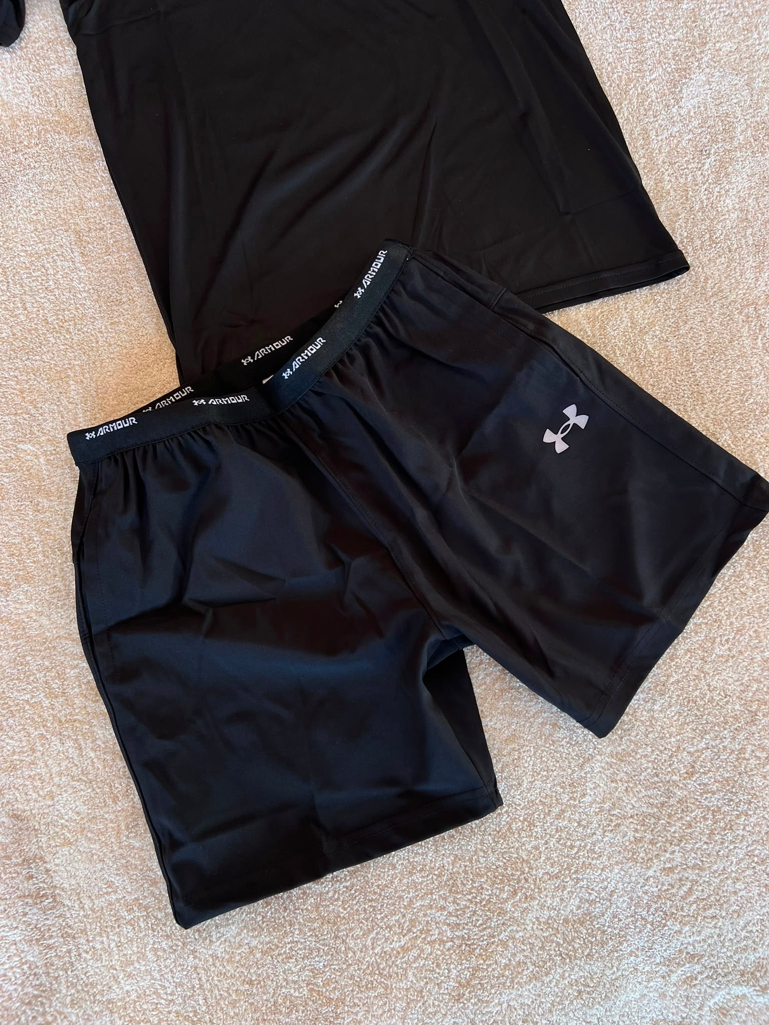 UNDER ARMOUR CONJUNTO CORTO