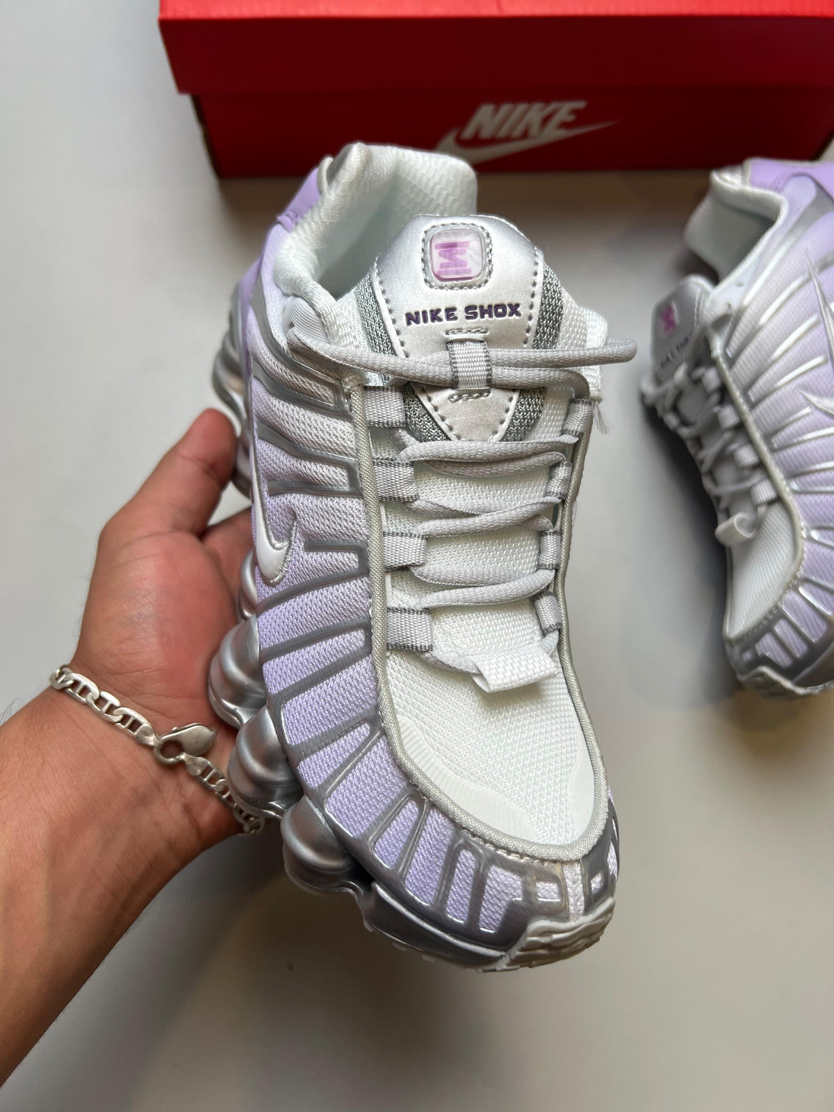 NIKE SHOX