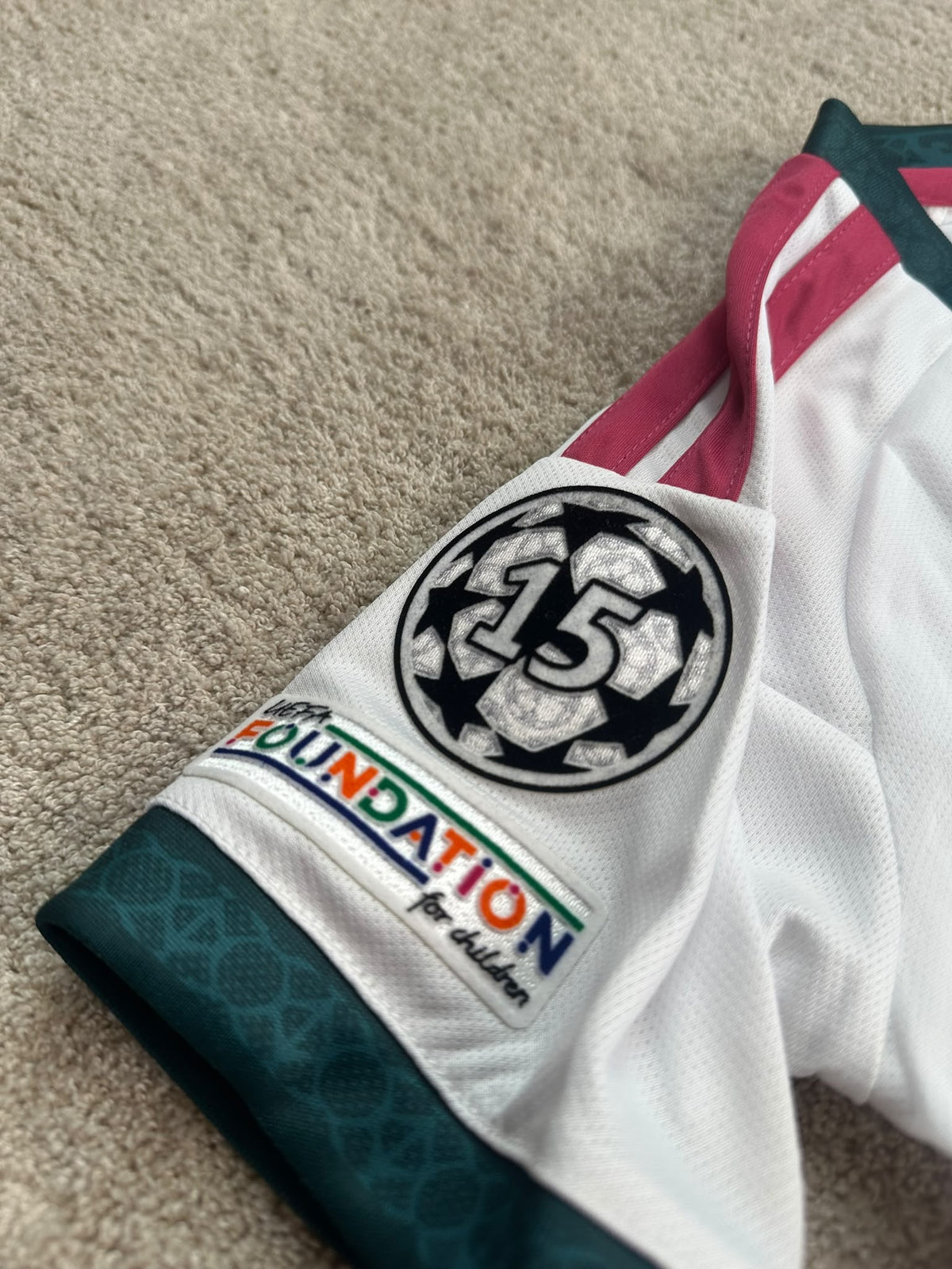 REAL MADRID ( HOME KIT niños )