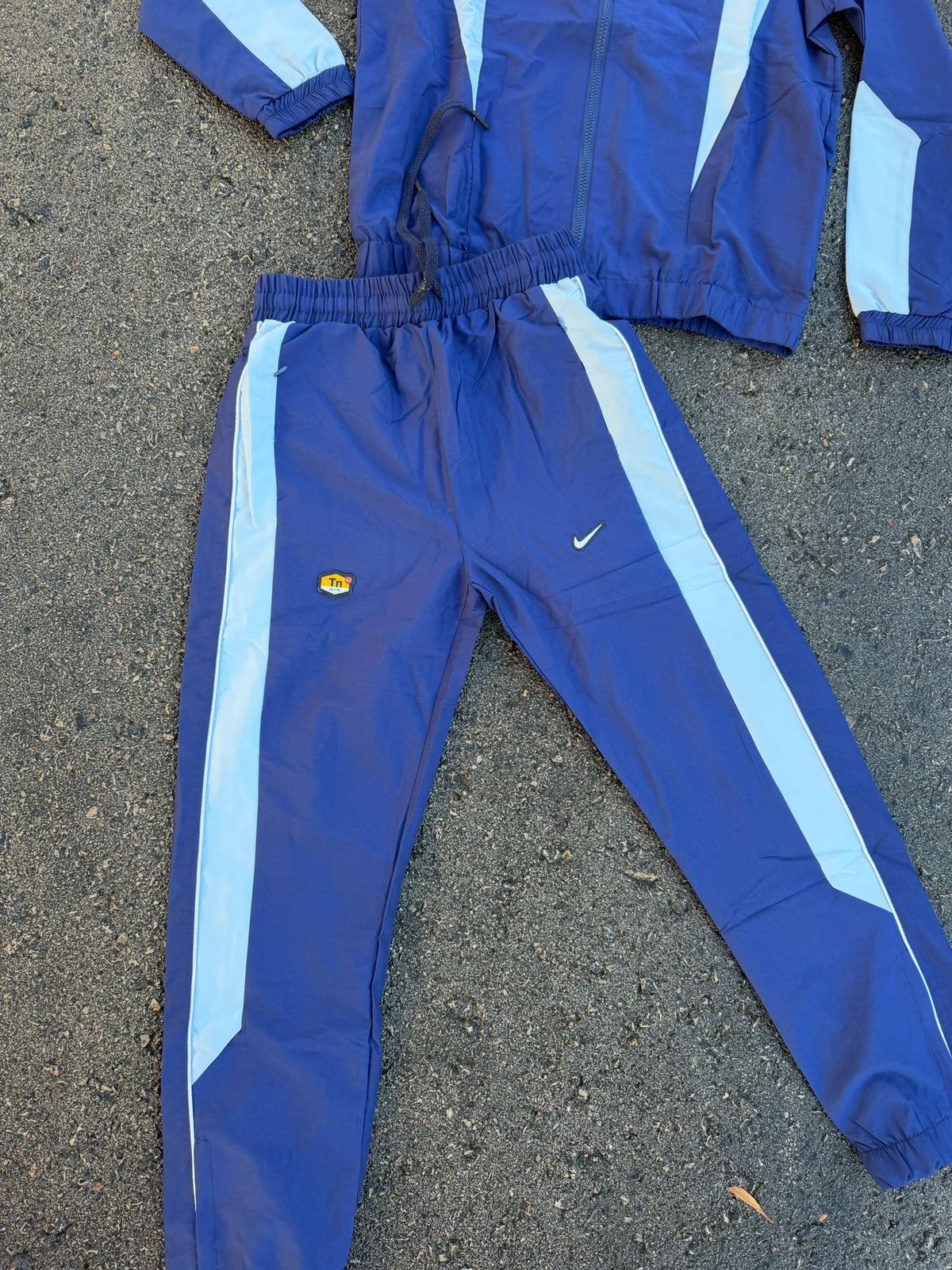CHANDAL NIKE TN