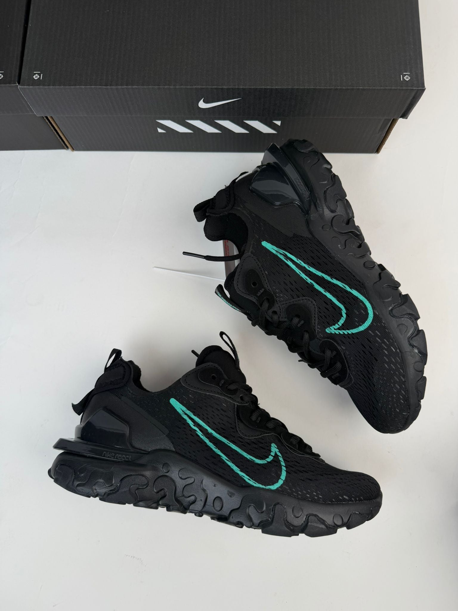 NIKE REACT VISION