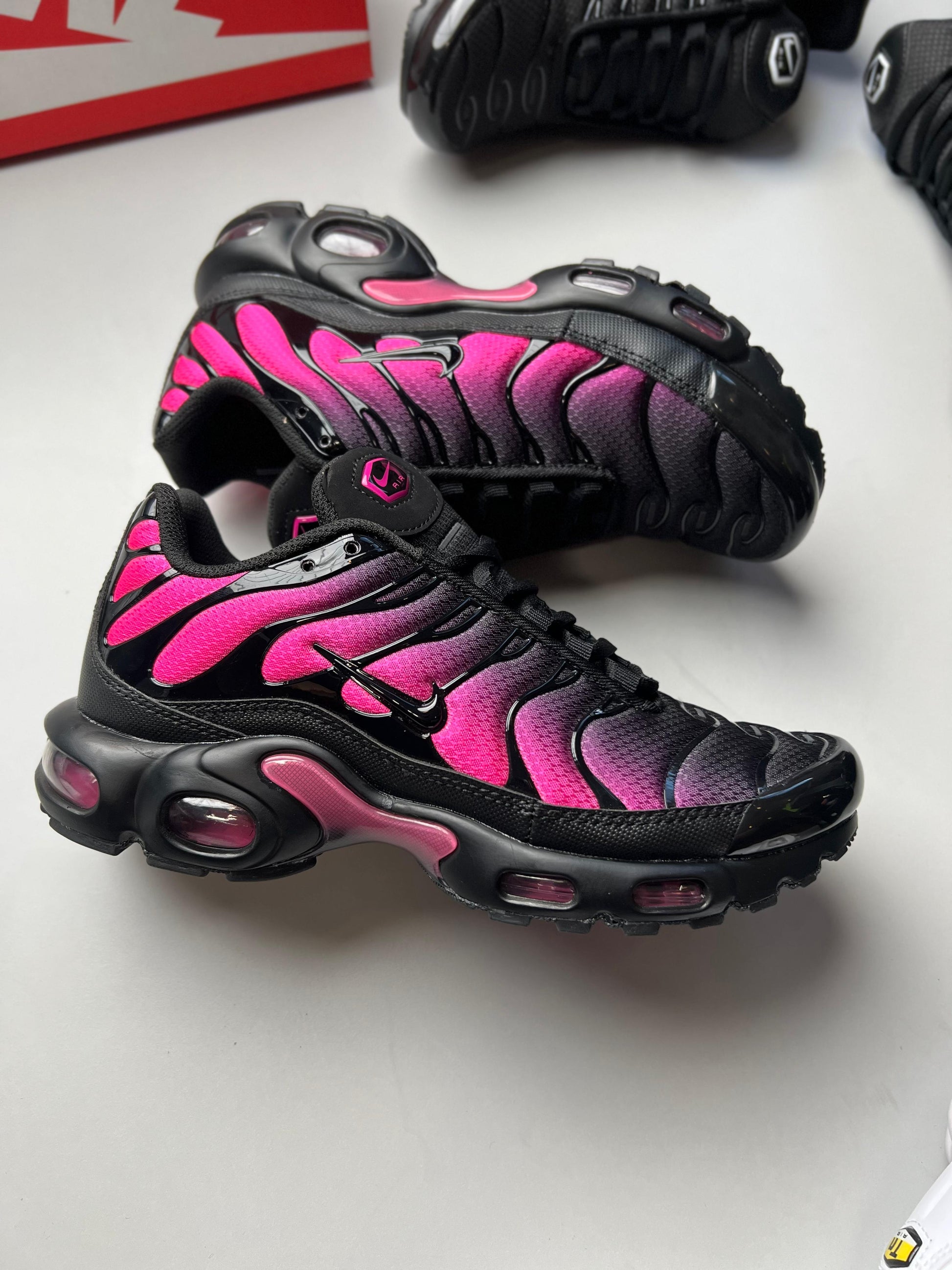 NIKE TN