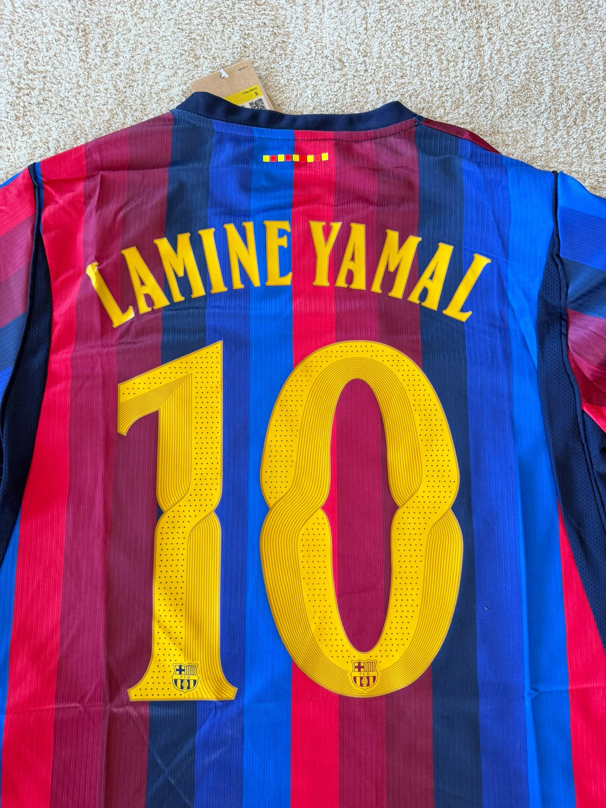 FC BARCELONA ( HOME KIT )