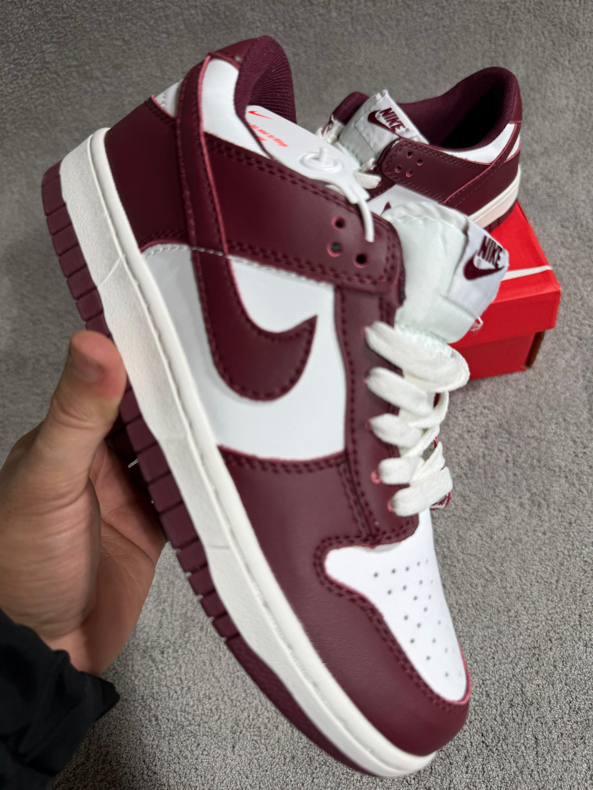 NIKE DUNK
