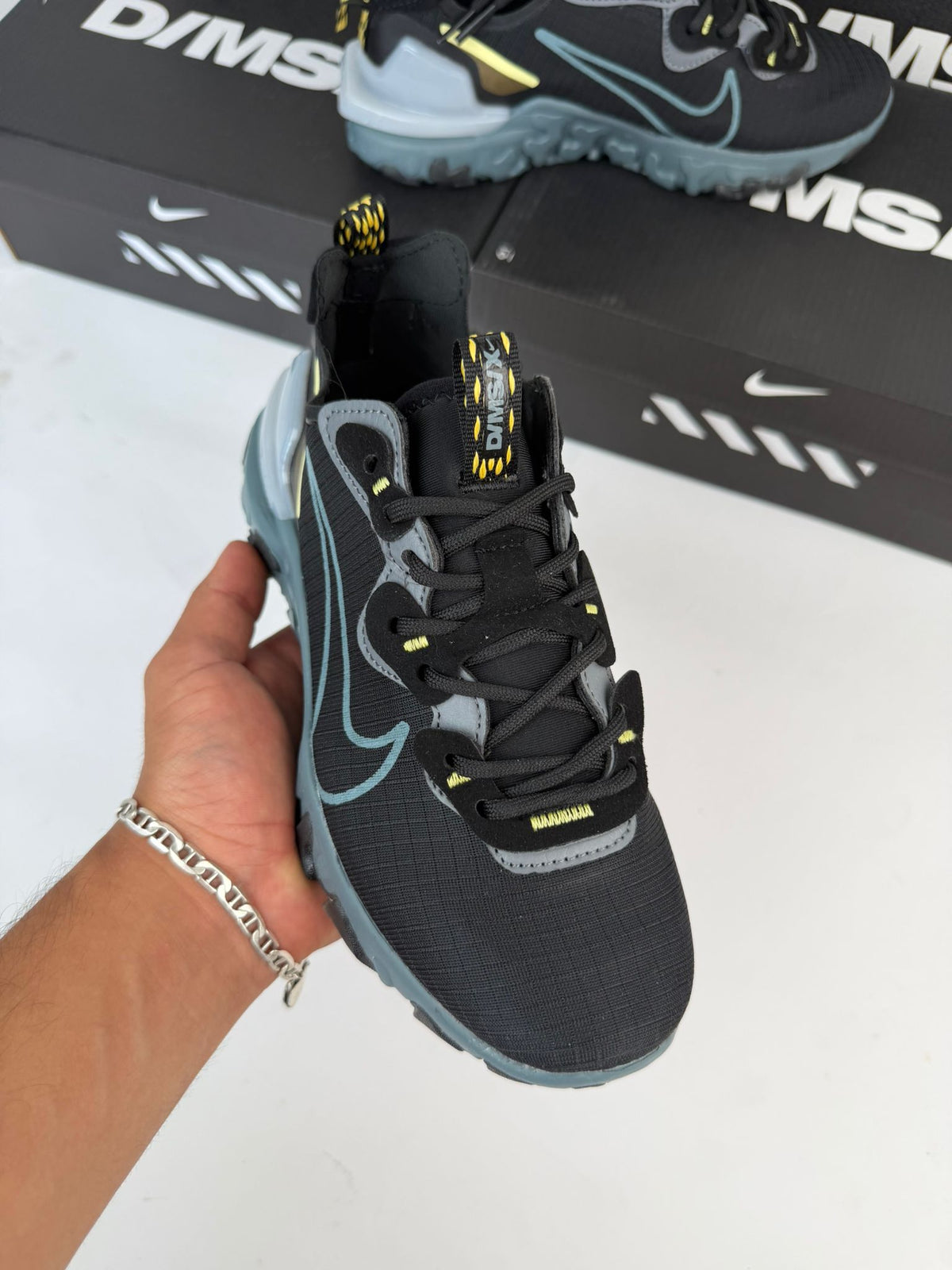 NIKE REACT VISION