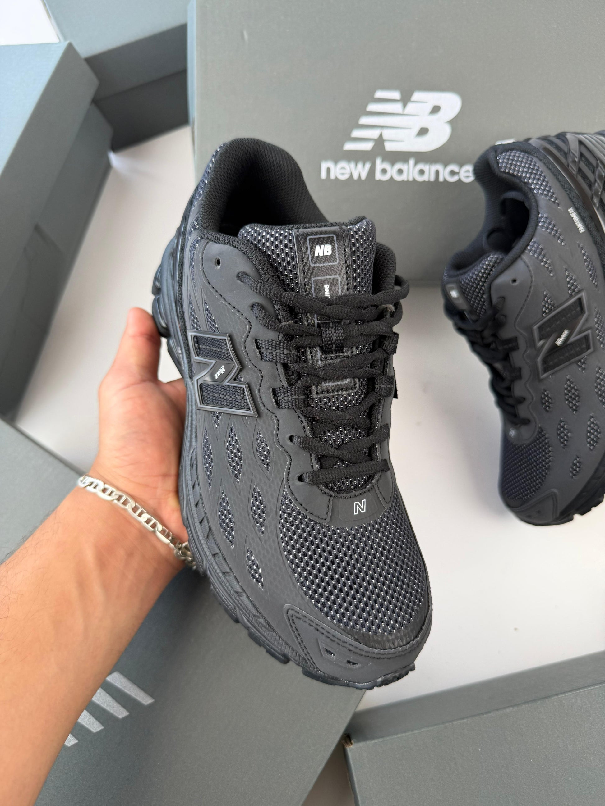 NEW BALANCE 1906 R
