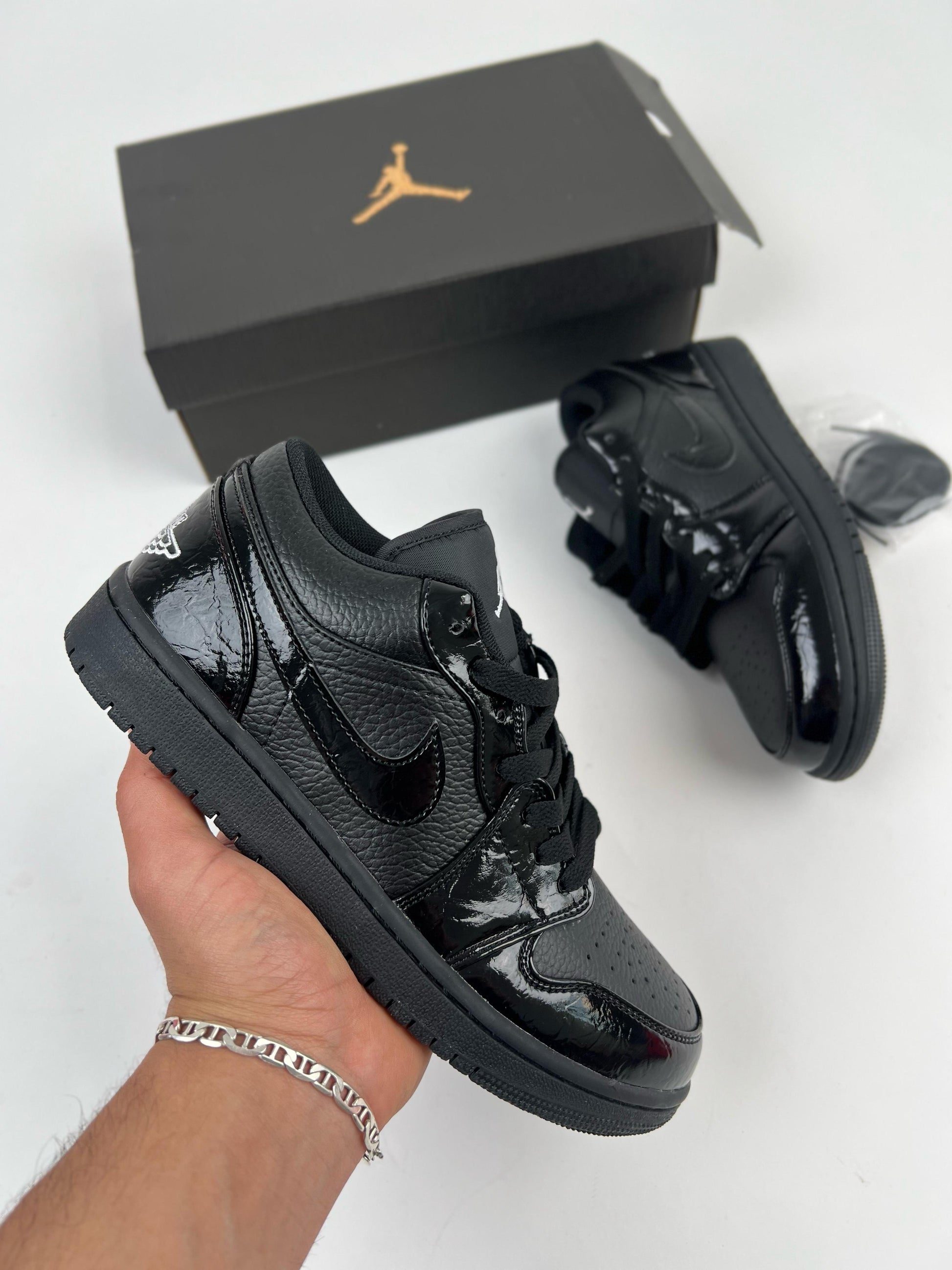 JORDAN 1 LOW