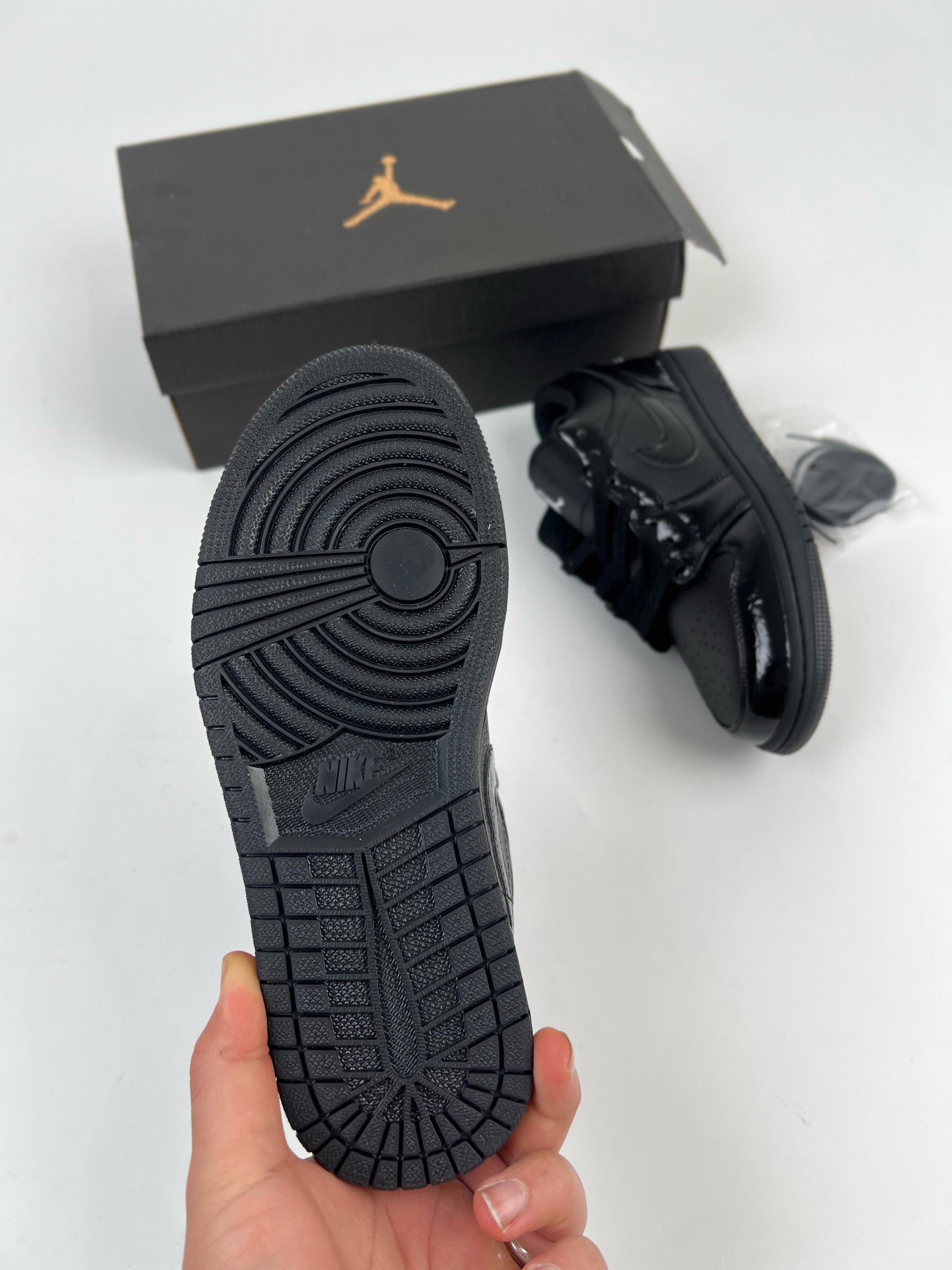 JORDAN 1 LOW