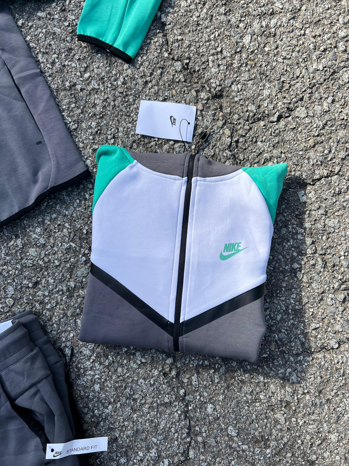 CHANDAL NIKE TECH