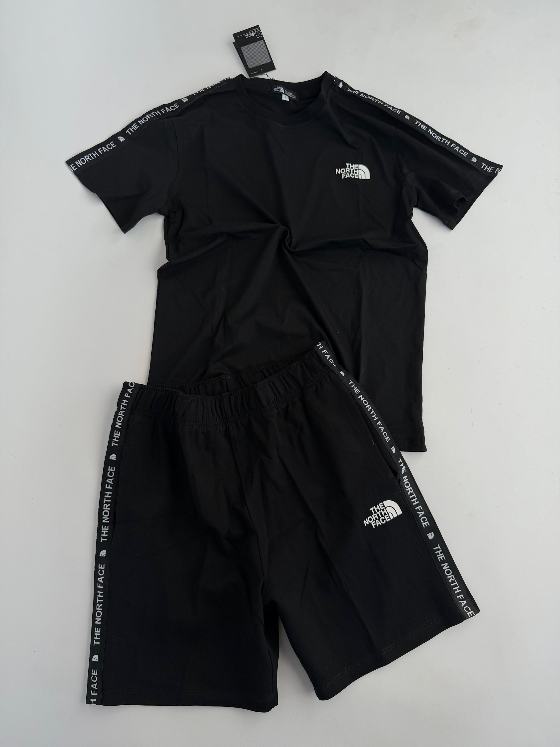 THE NORTH FACE CONJUNTO CORTO