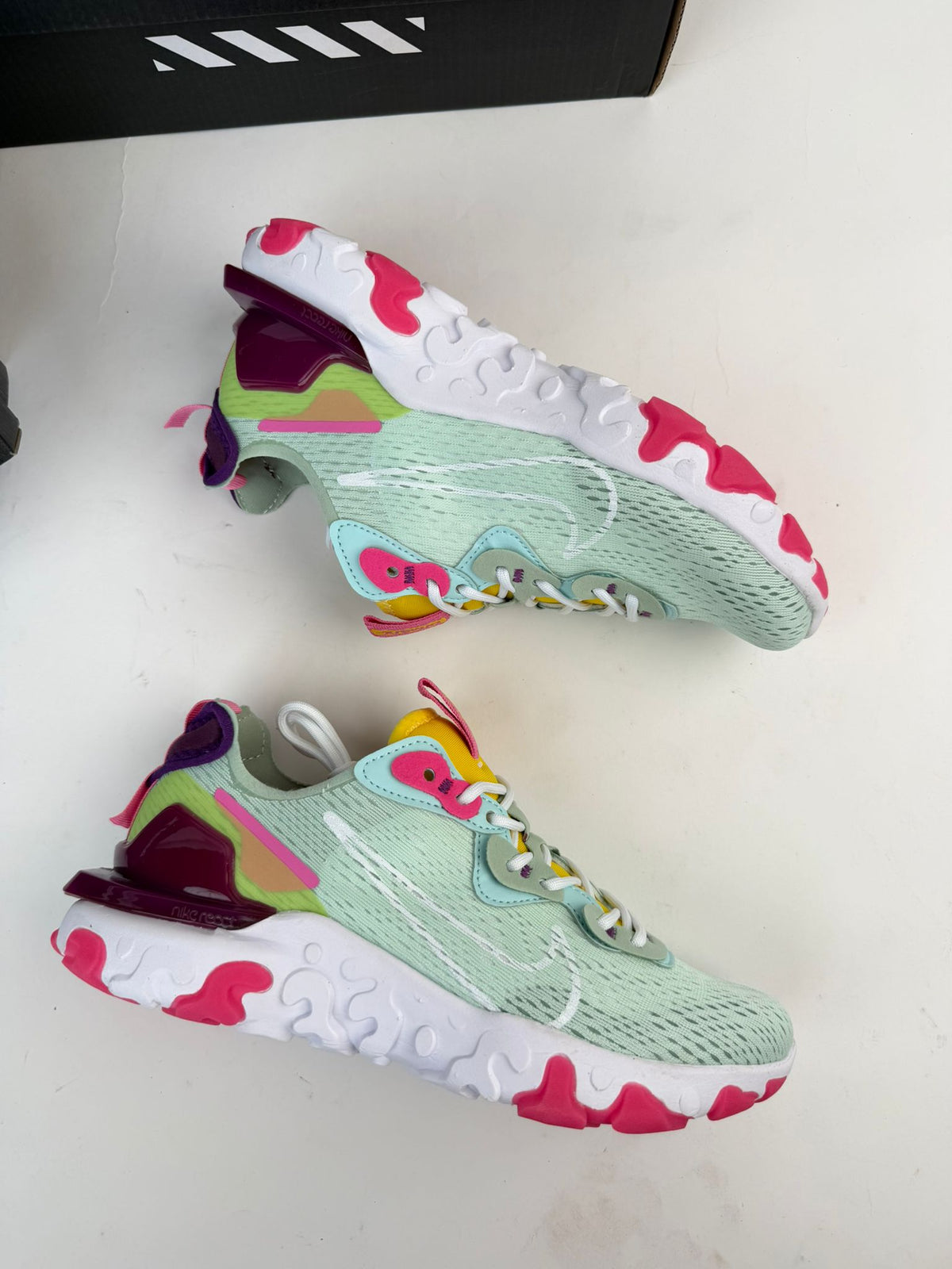 NIKE REACT VISION