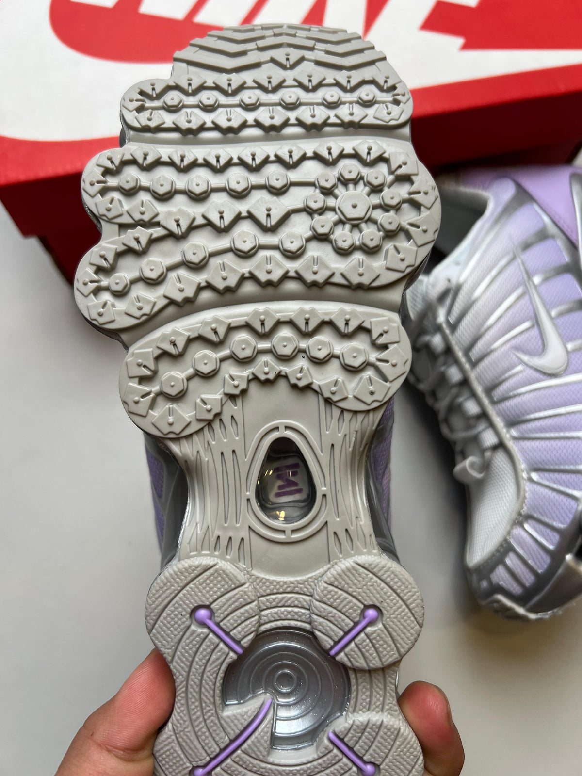 NIKE SHOX