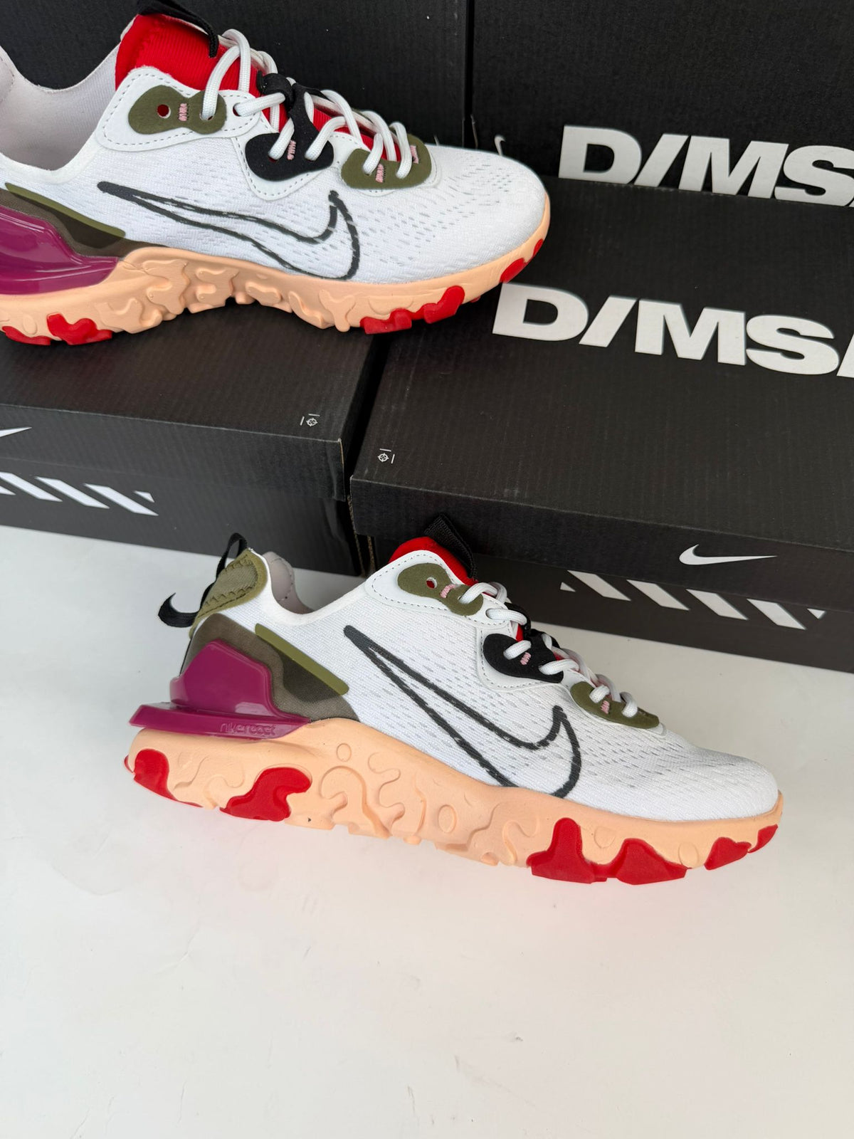 NIKE REACT VISION