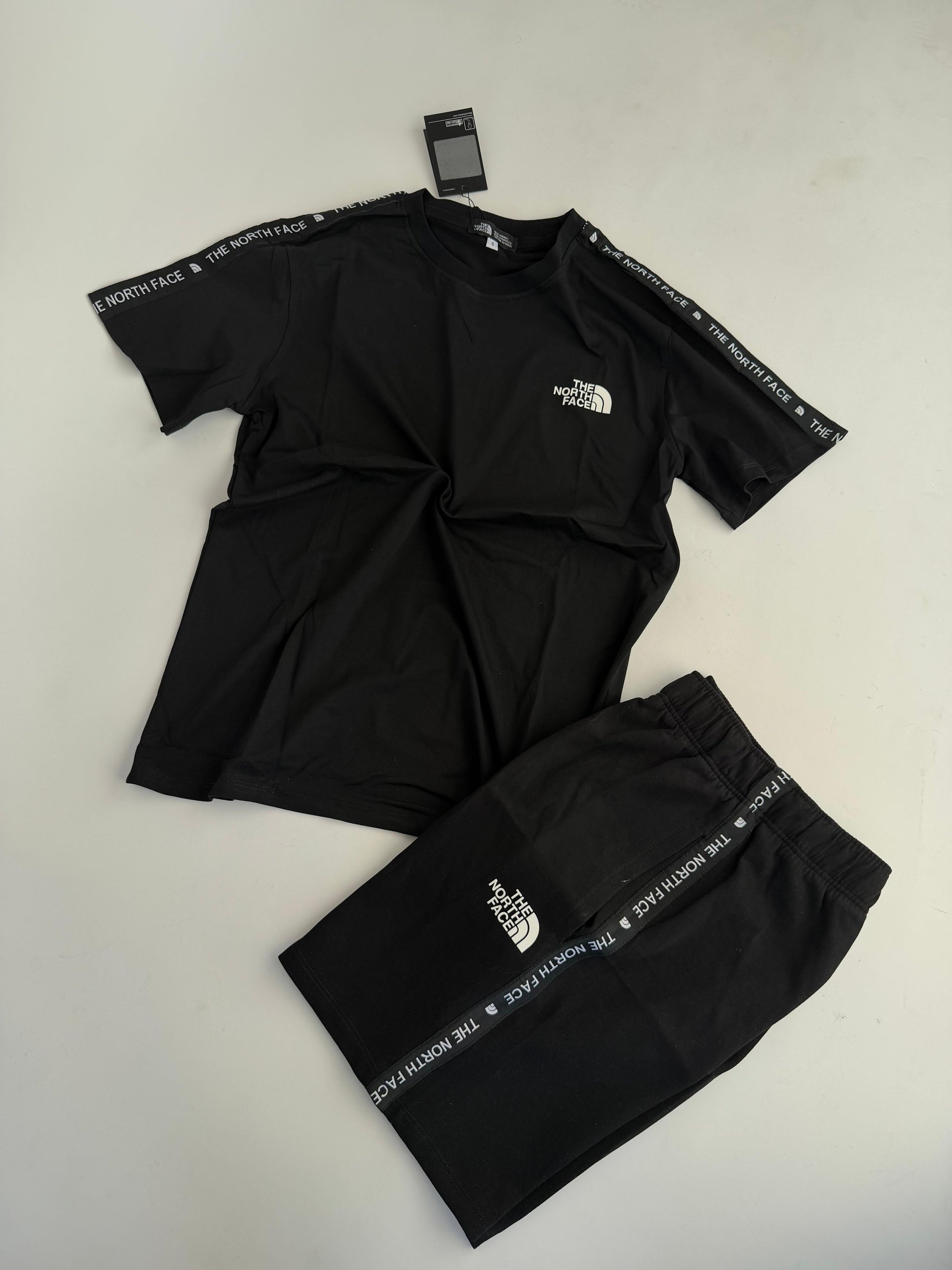 THE NORTH FACE CONJUNTO CORTO