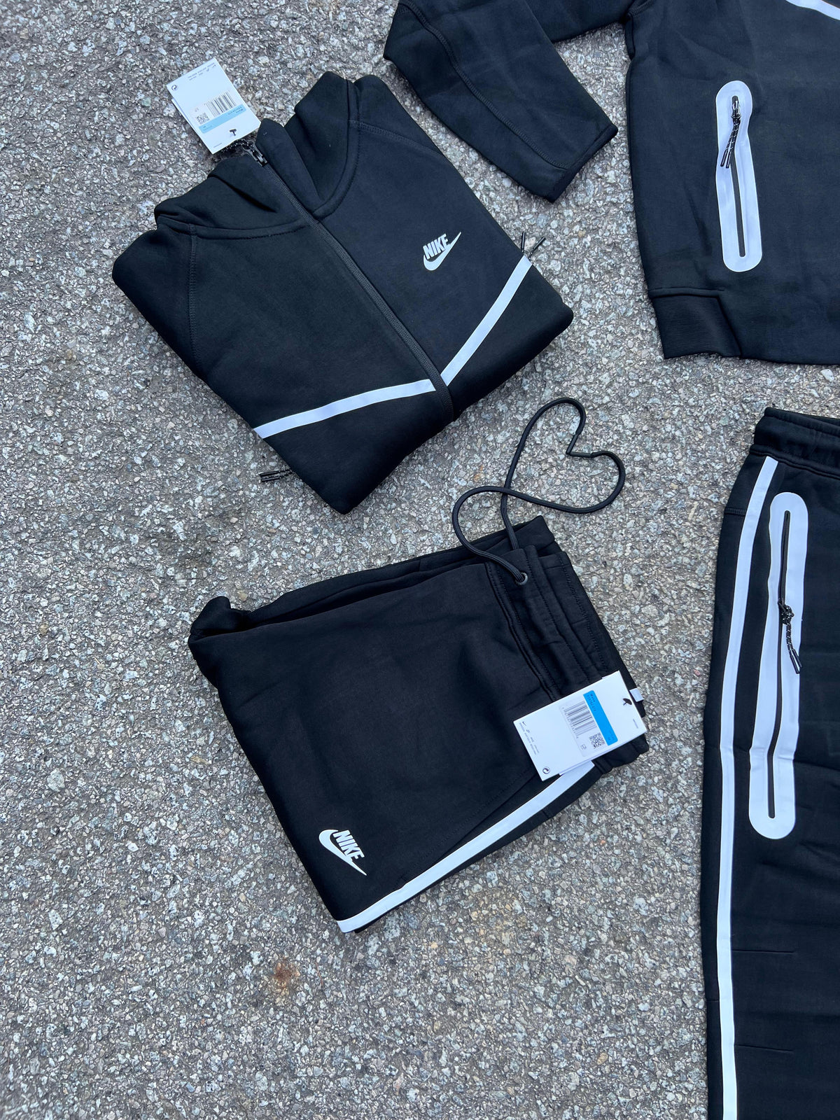 CHANDAL NIKE TECH ELECTRICO