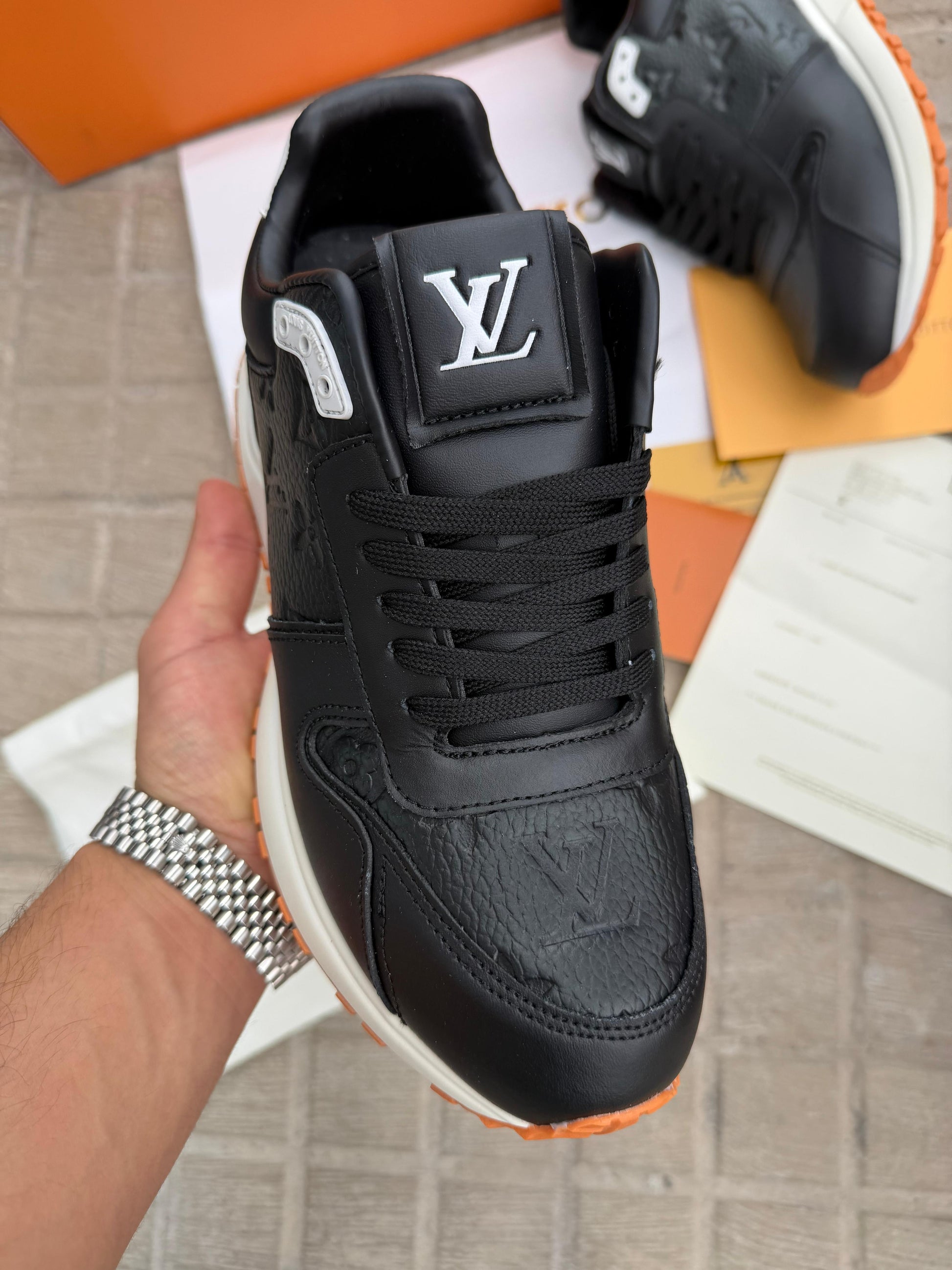 LOUIS VUITTON