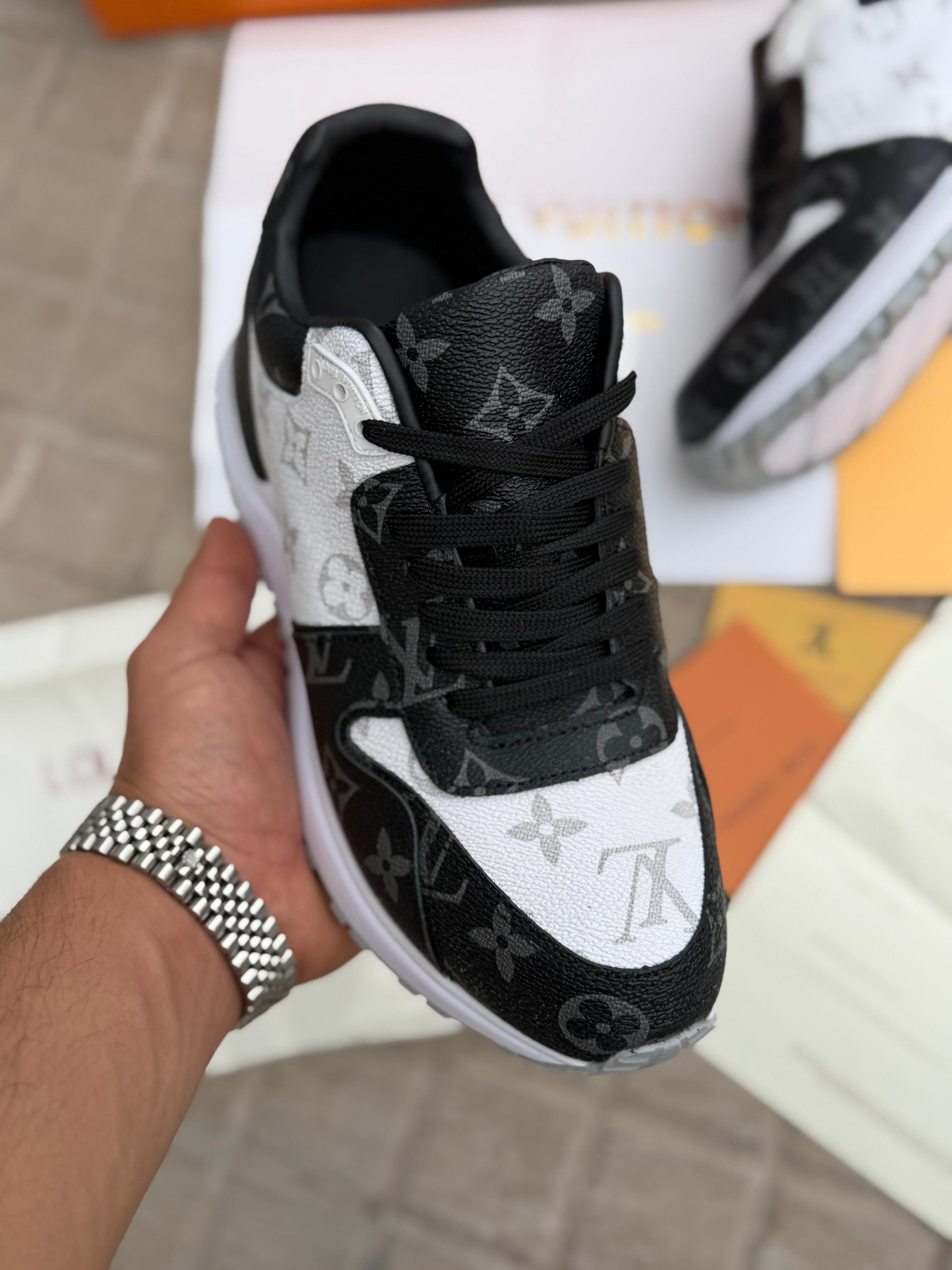 LOUIS VUITTON