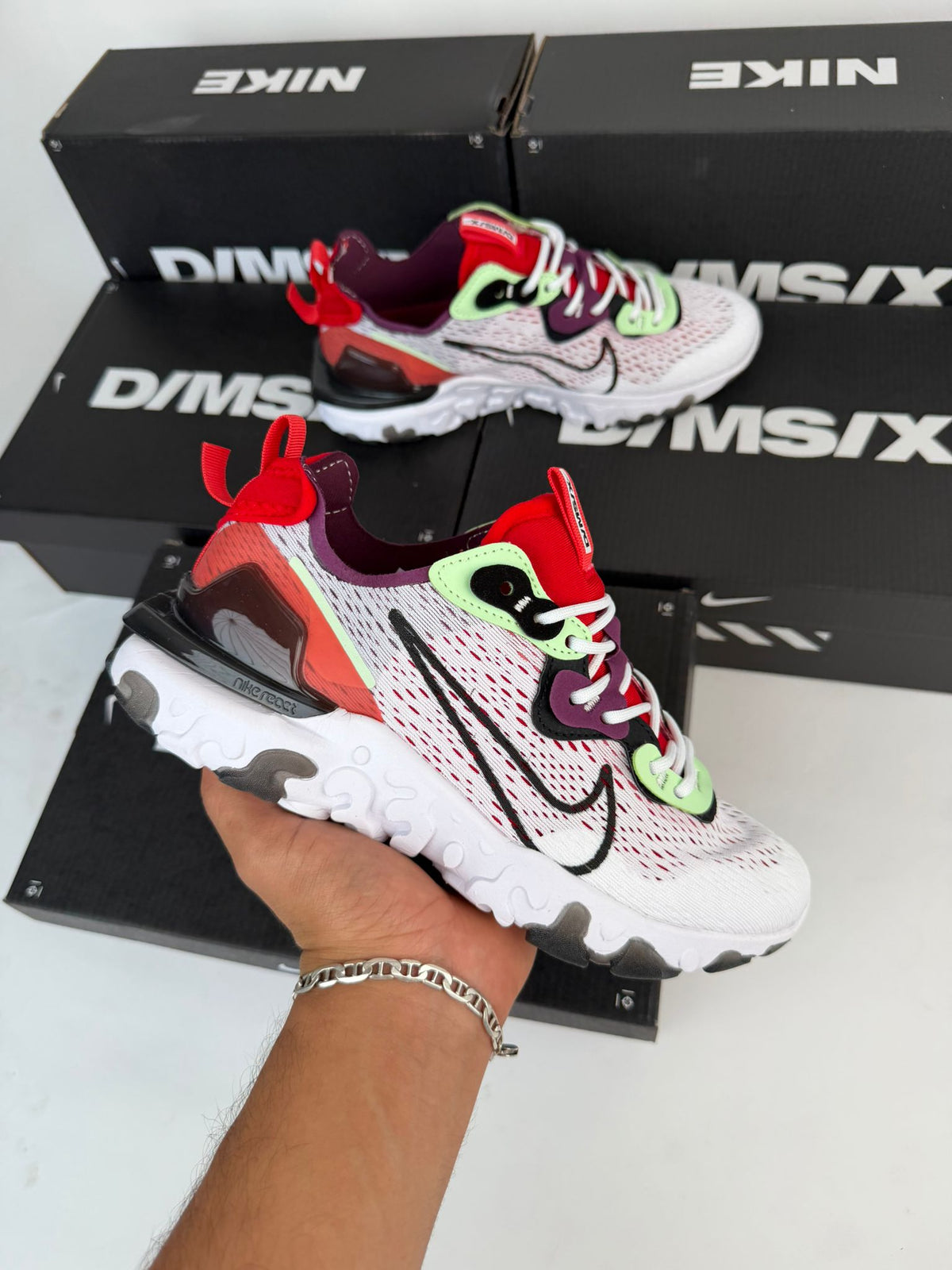 NIKE REACT VISION