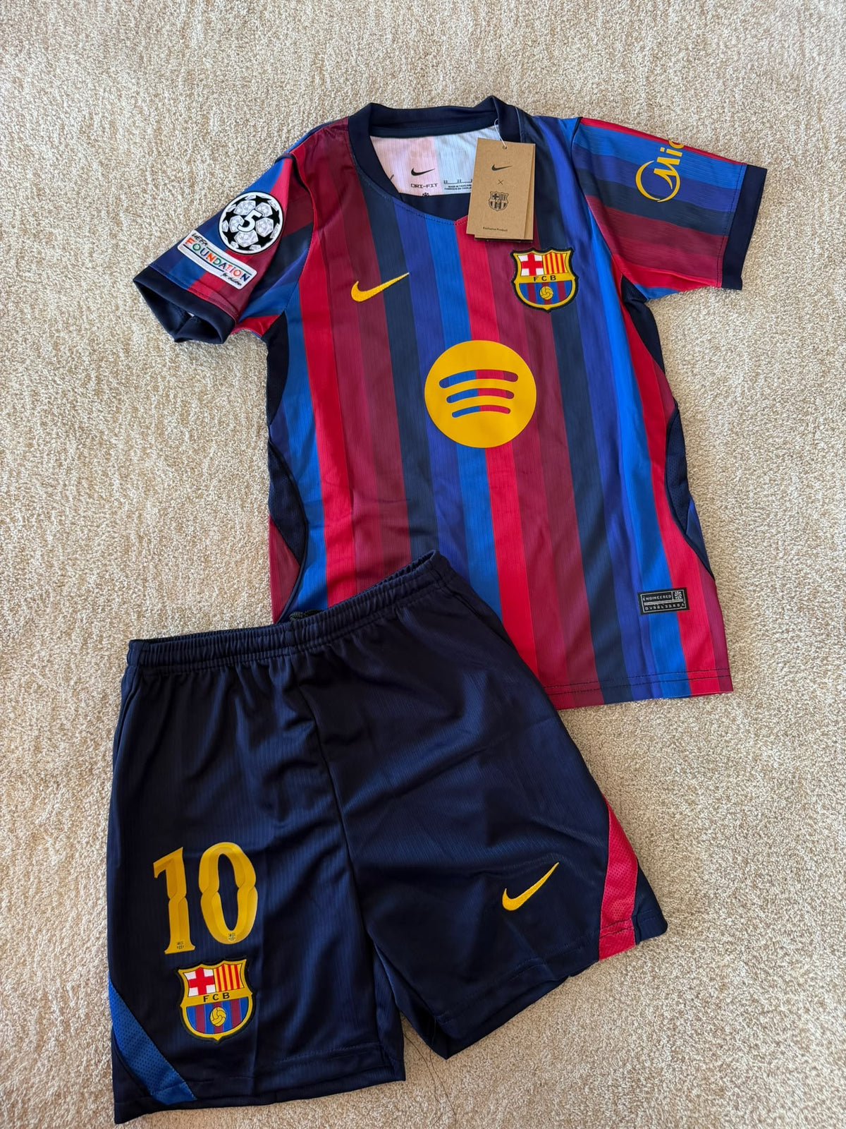 FC BARCELONA ( HOME KIT niños )