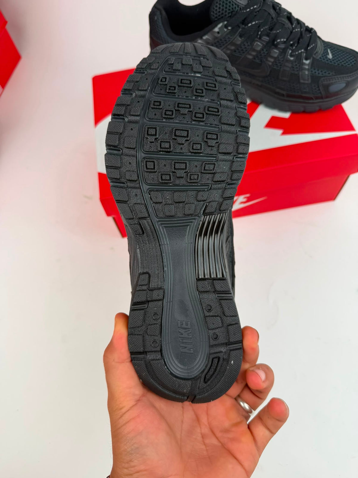 NIKE P6000