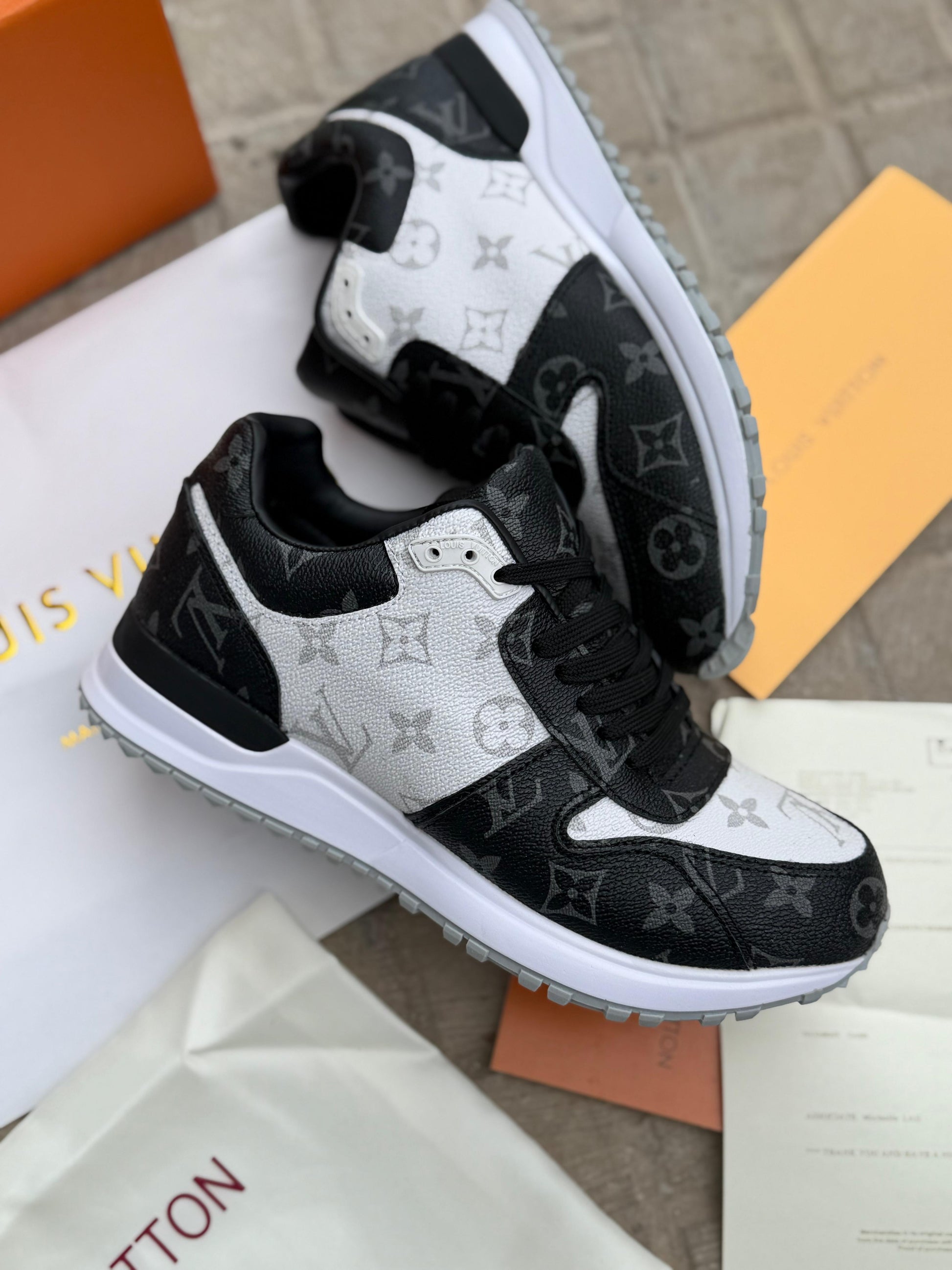 LOUIS VUITTON