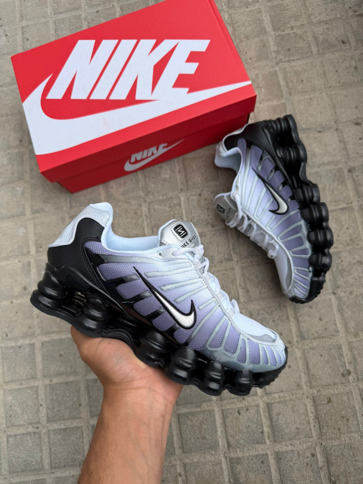 NIKE SHOX