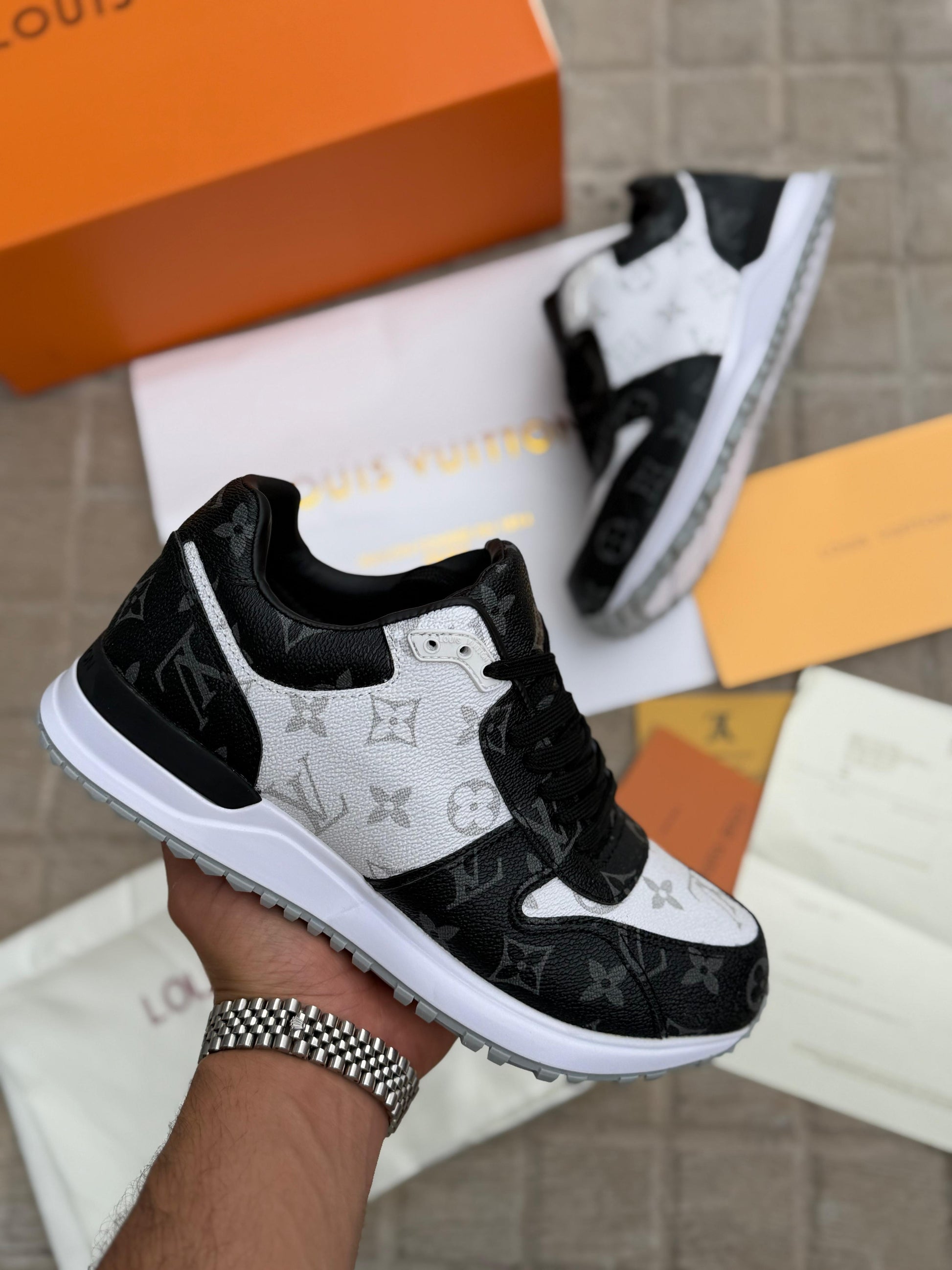 LOUIS VUITTON