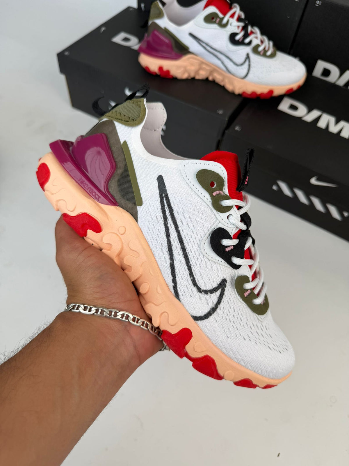 NIKE REACT VISION