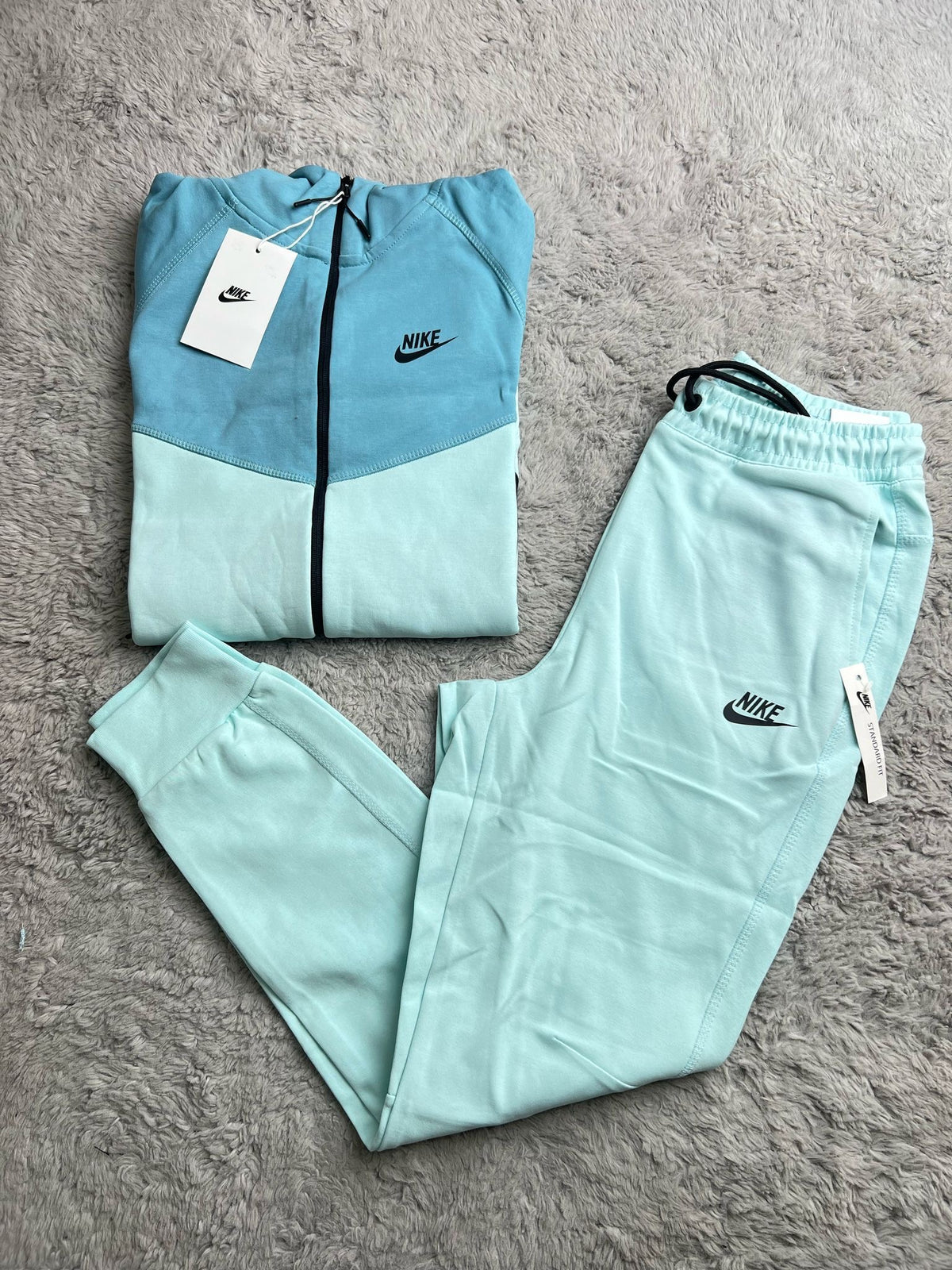 CHANDAL NIKE TECH