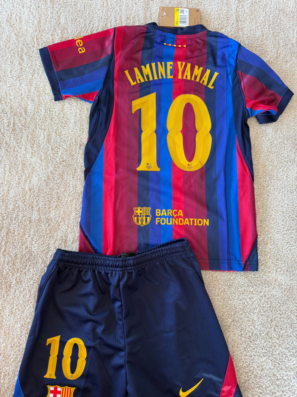 FC BARCELONA ( HOME KIT niños )