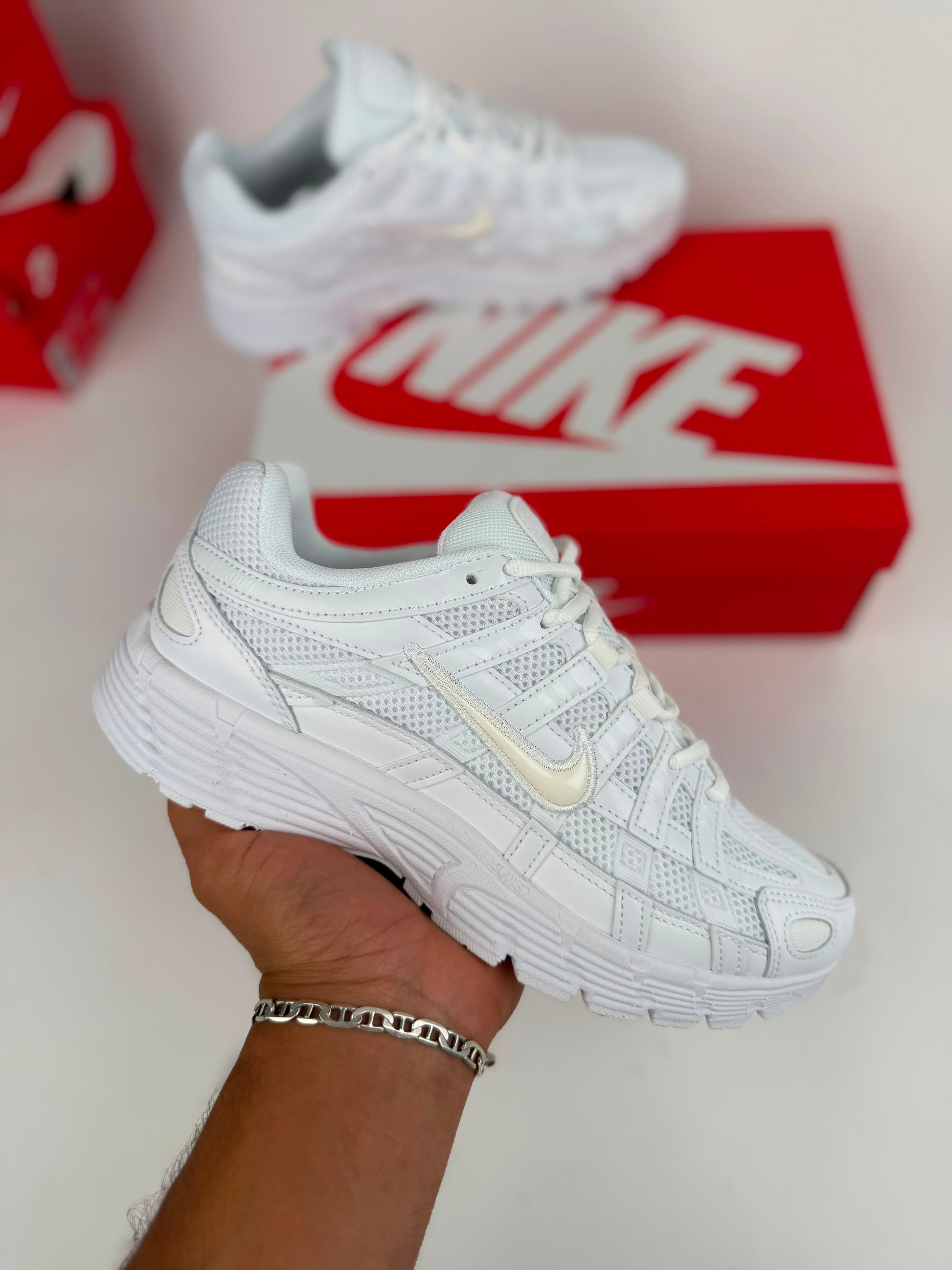 NIKE P6000