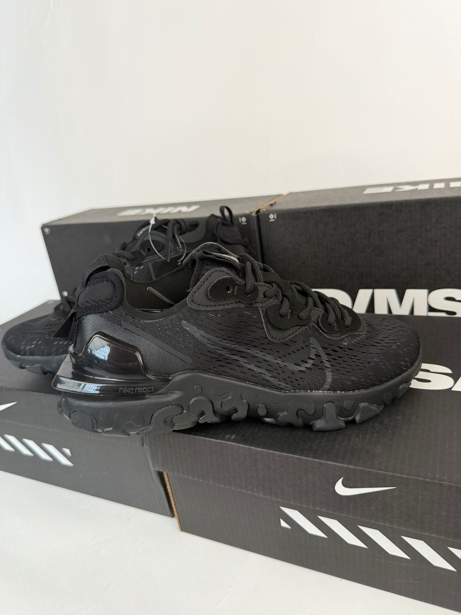 NIKE REACT VISION