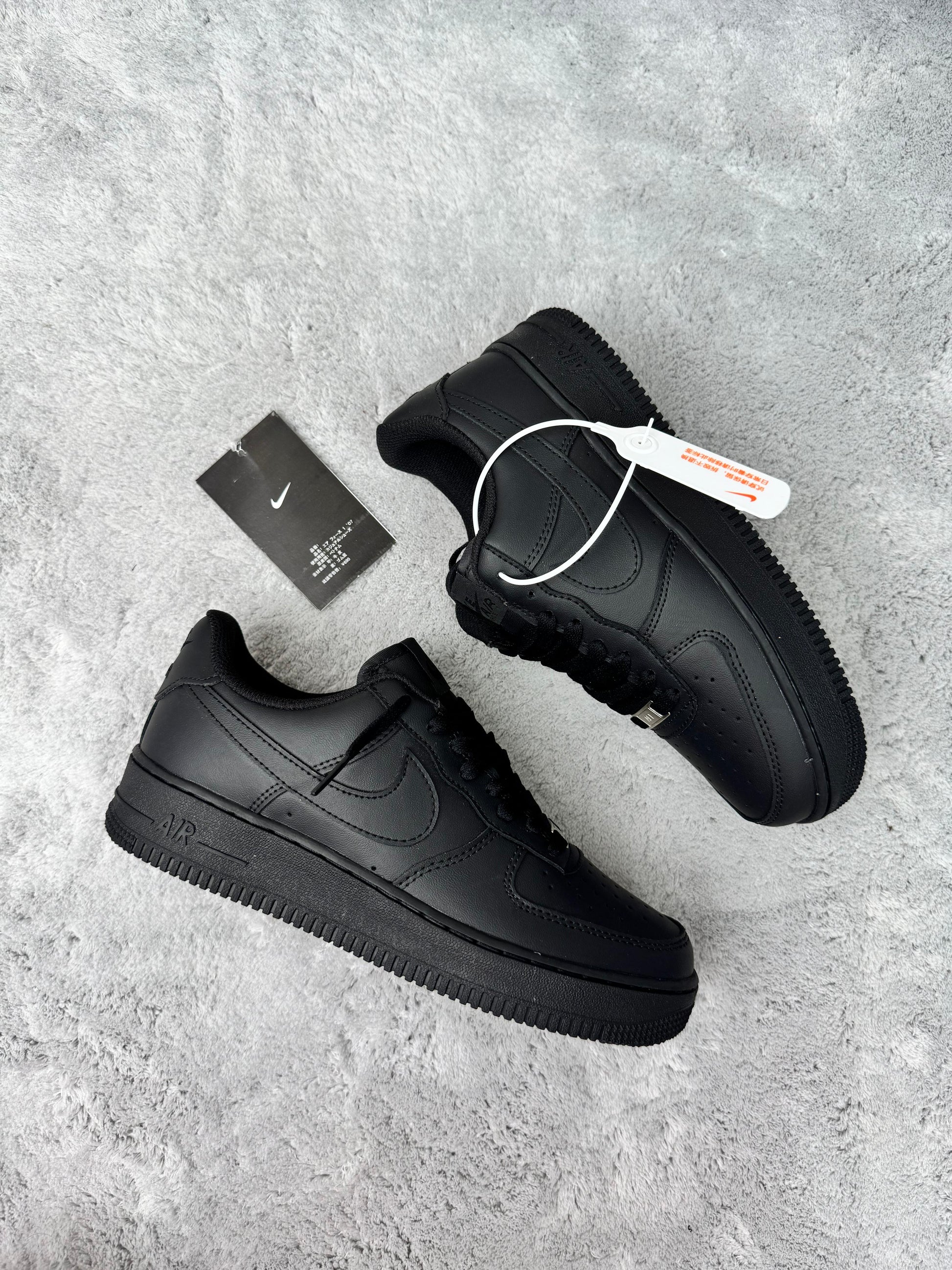 NIKE AIRFORCE