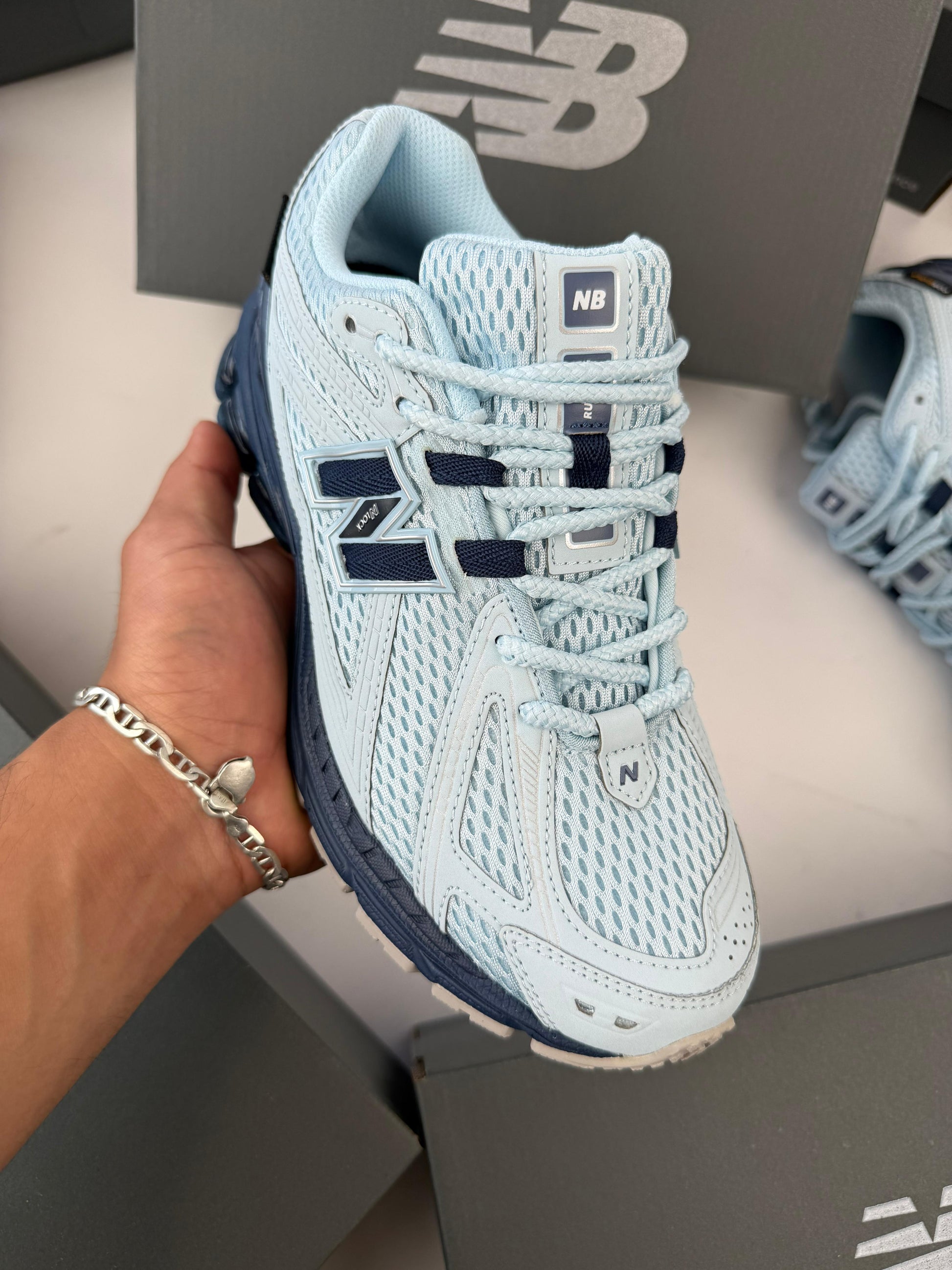 NEW BALANCE 1906 R