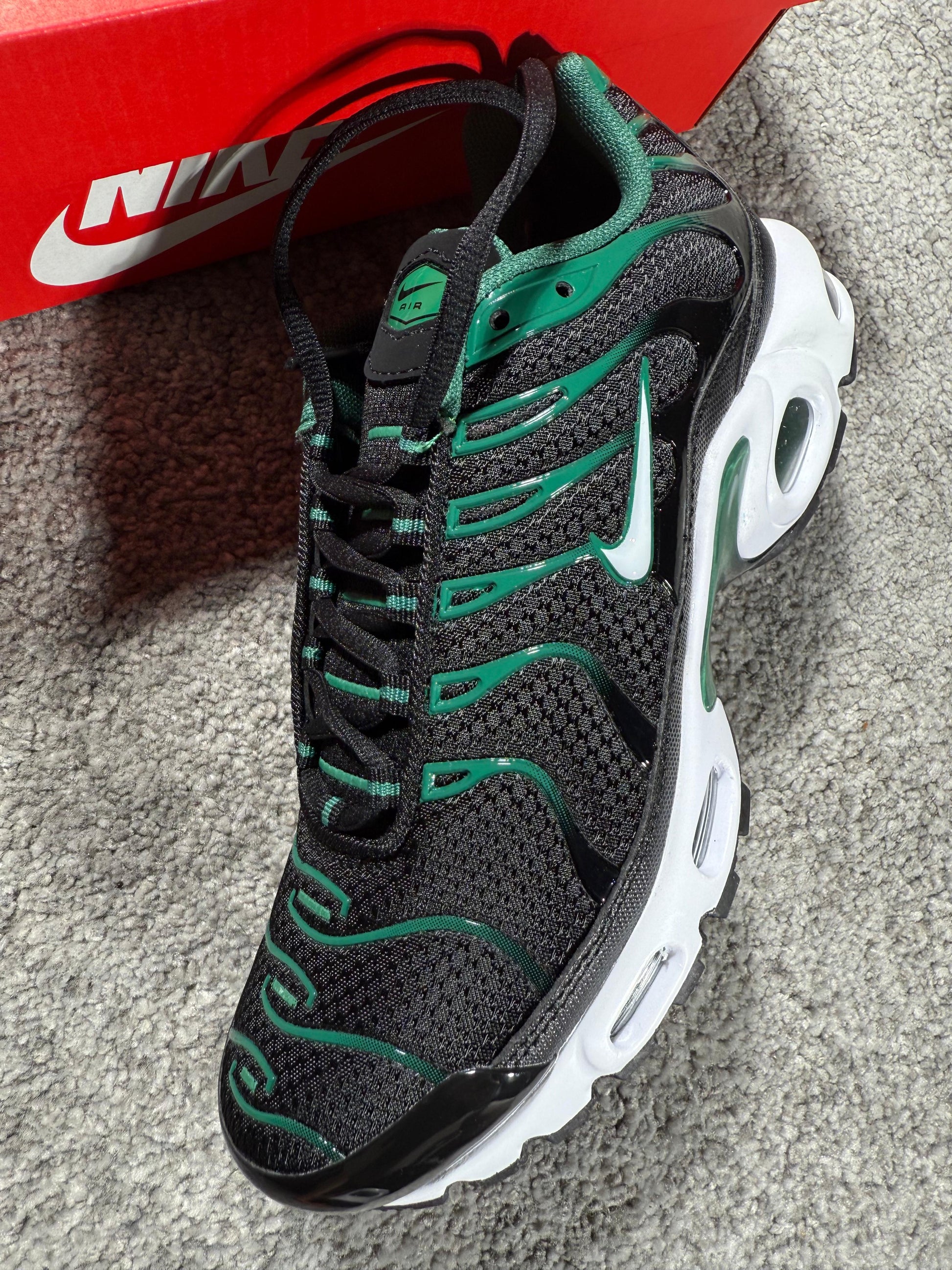 NIKE TN