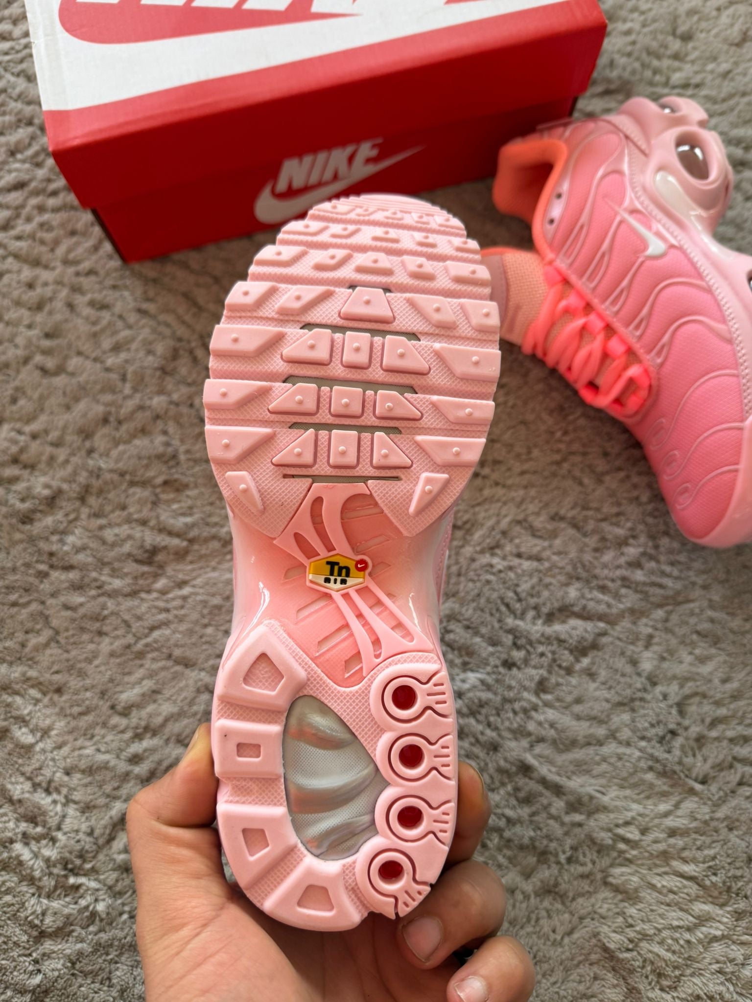 NIKE TN