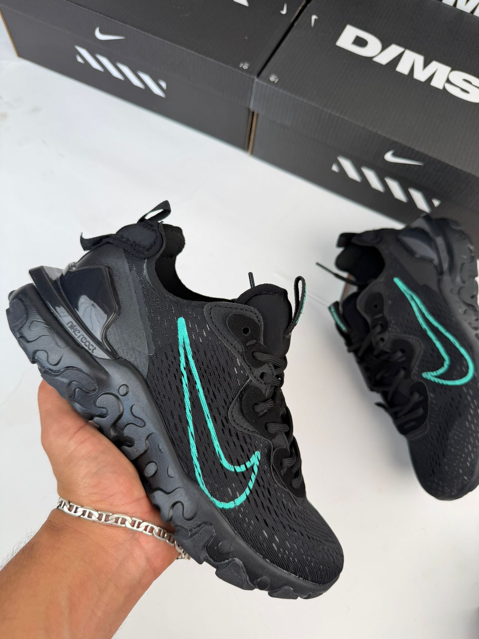 NIKE REACT VISION
