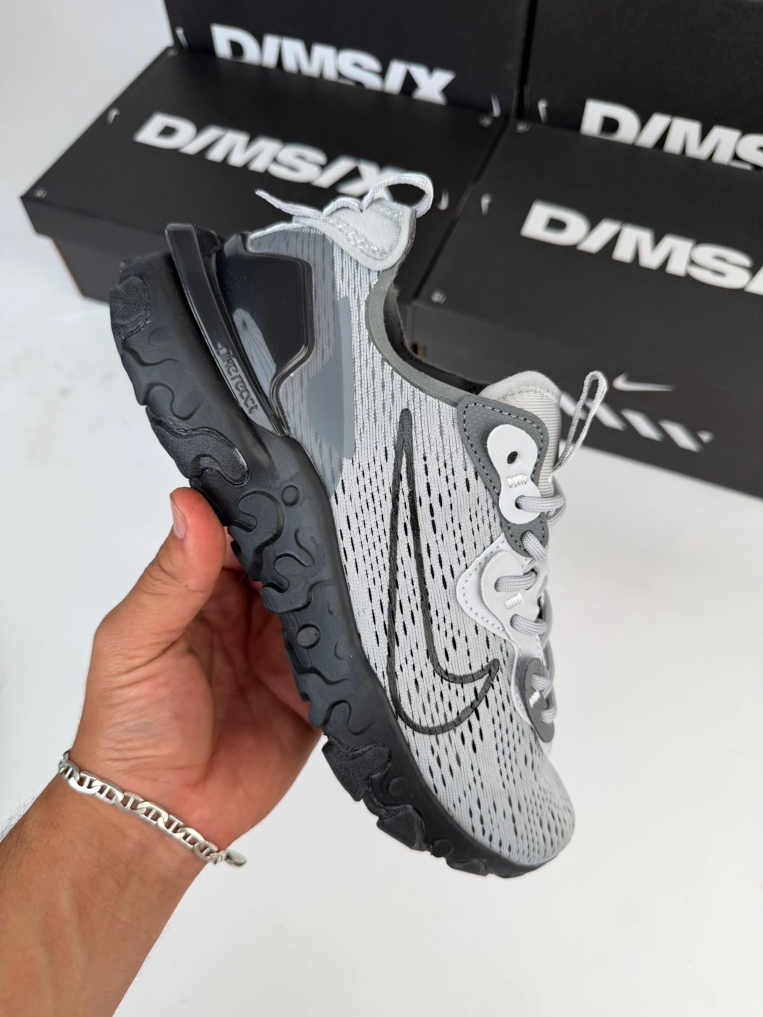 NIKE REACT VISION