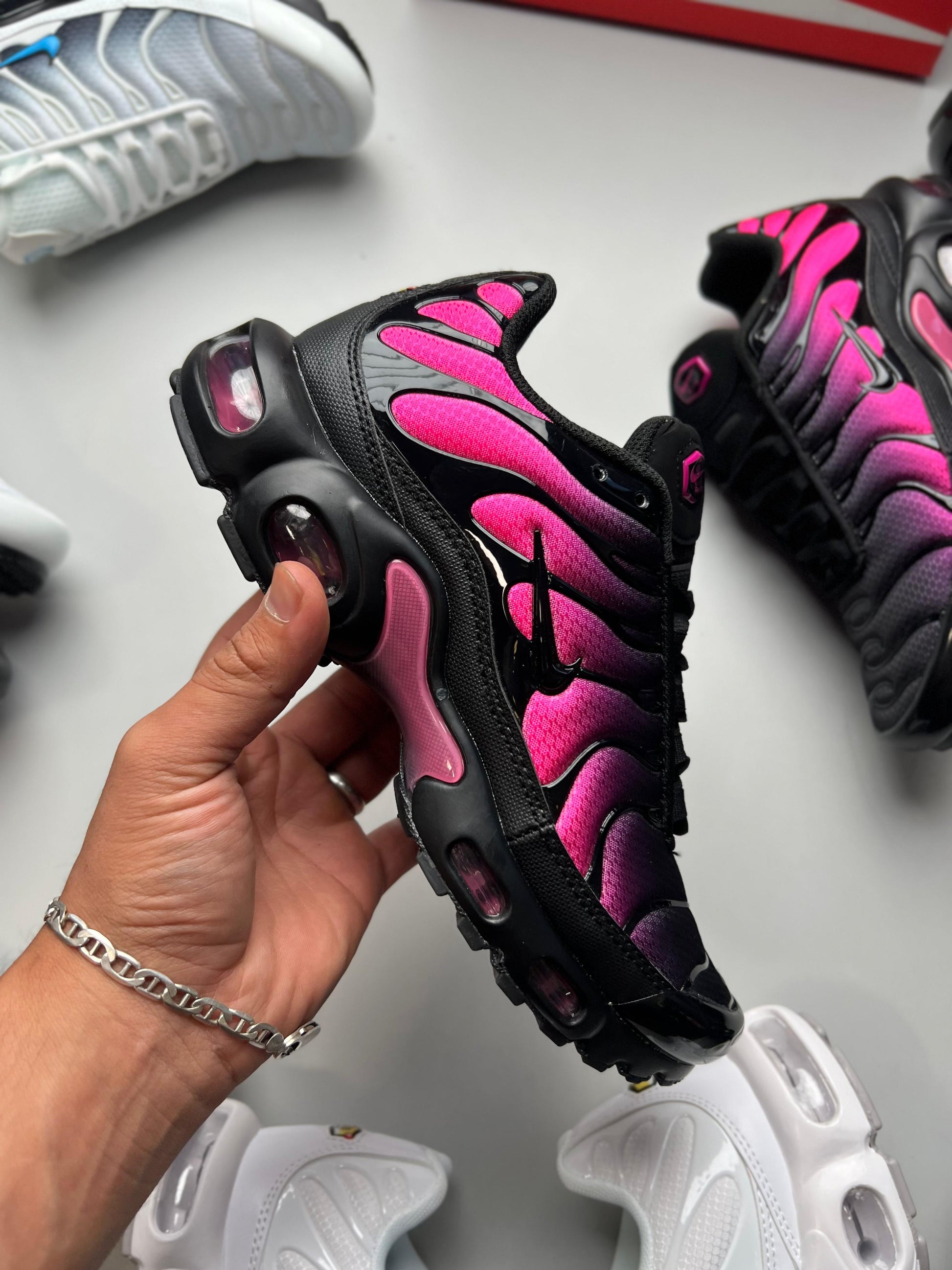 NIKE TN