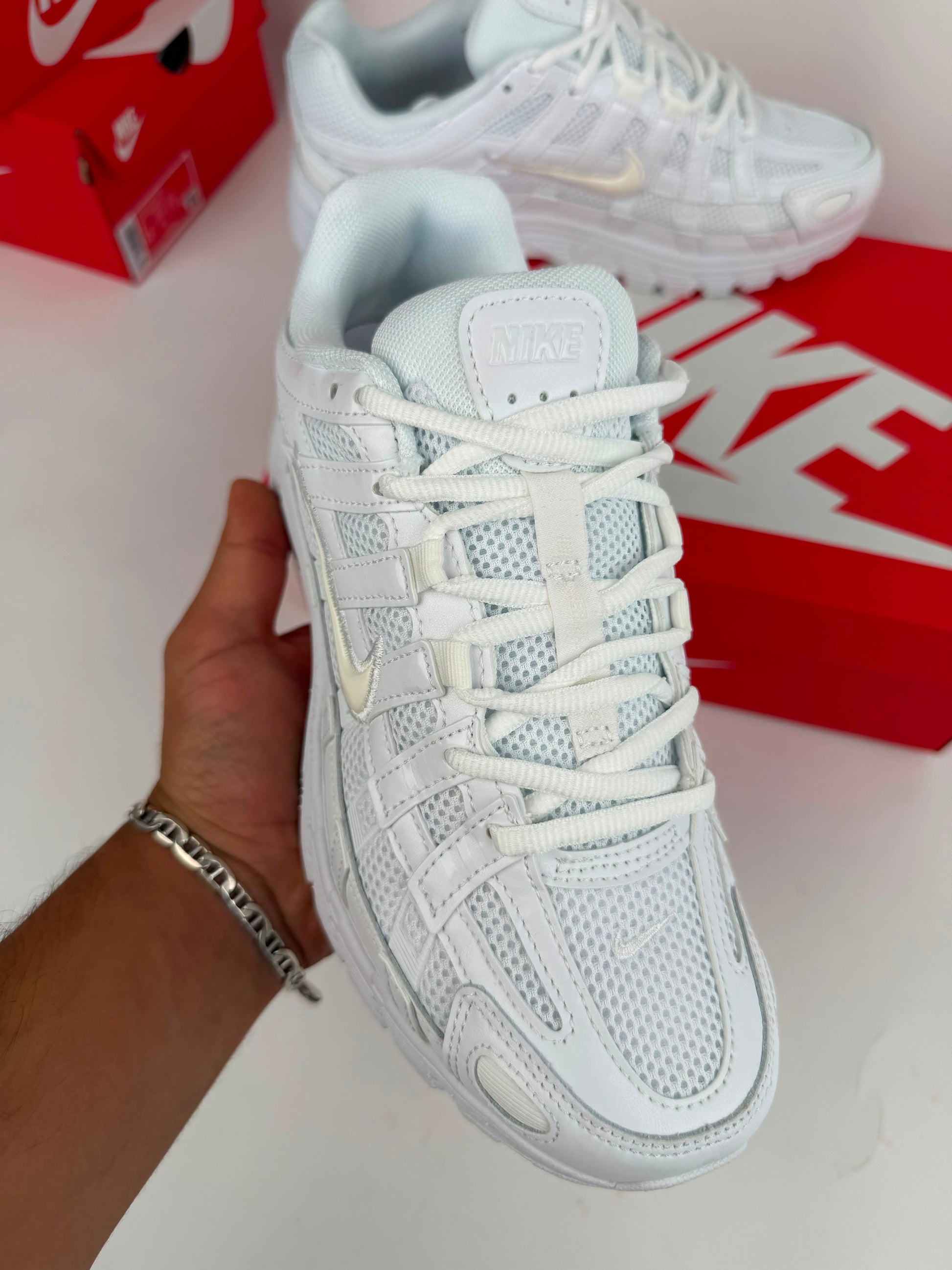 NIKE P6000