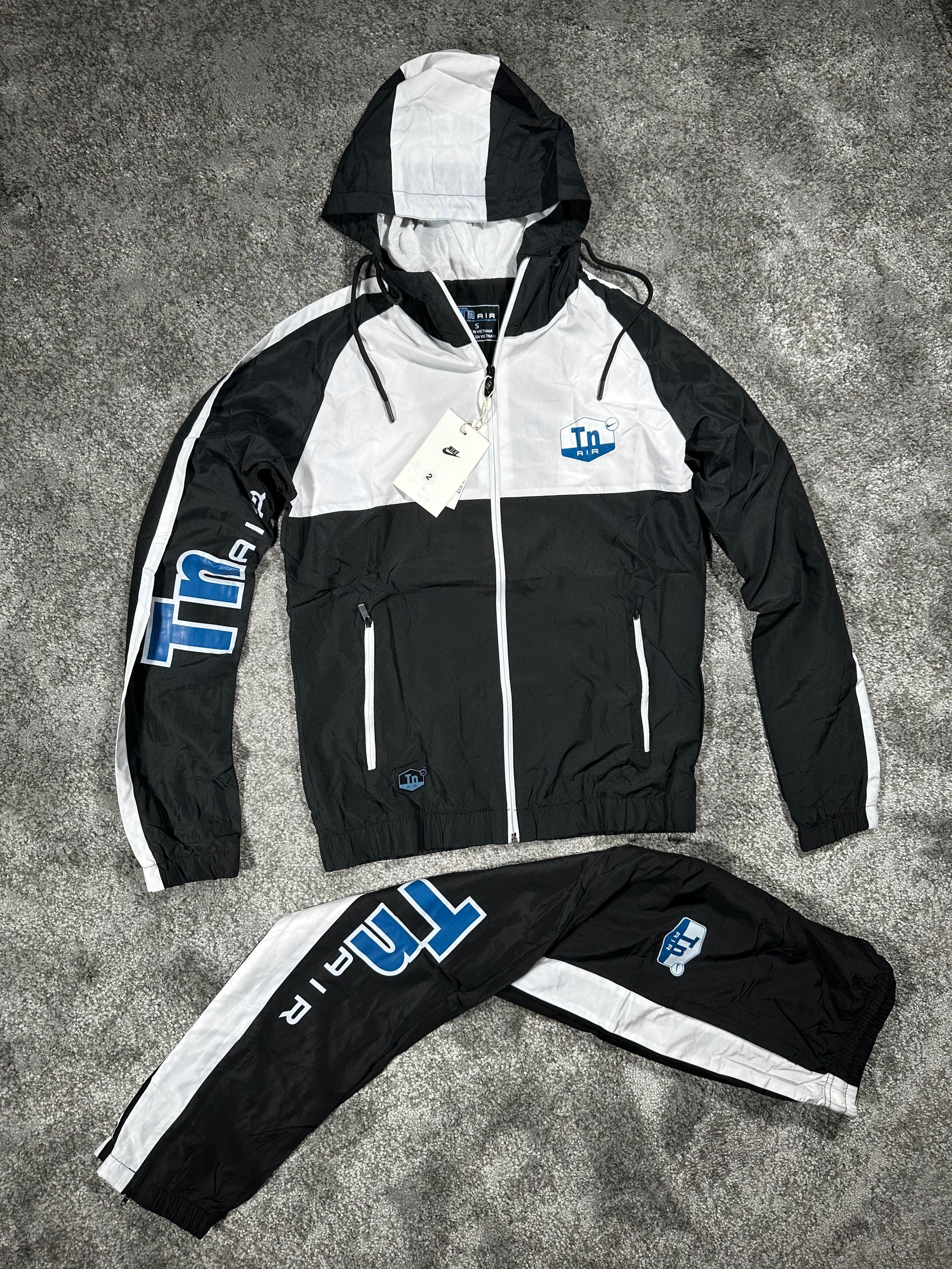 CHANDAL NIKE TN