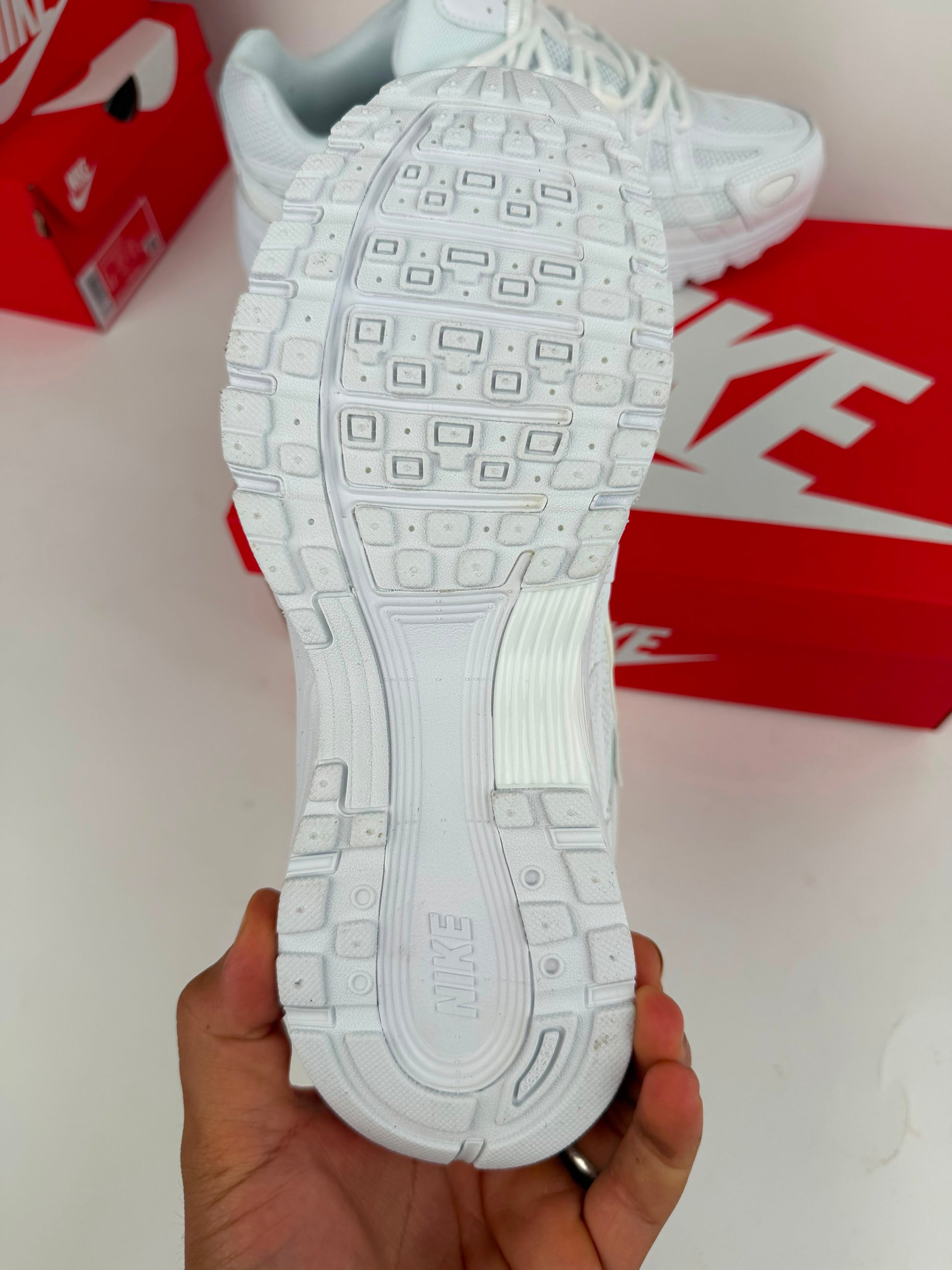 NIKE P6000