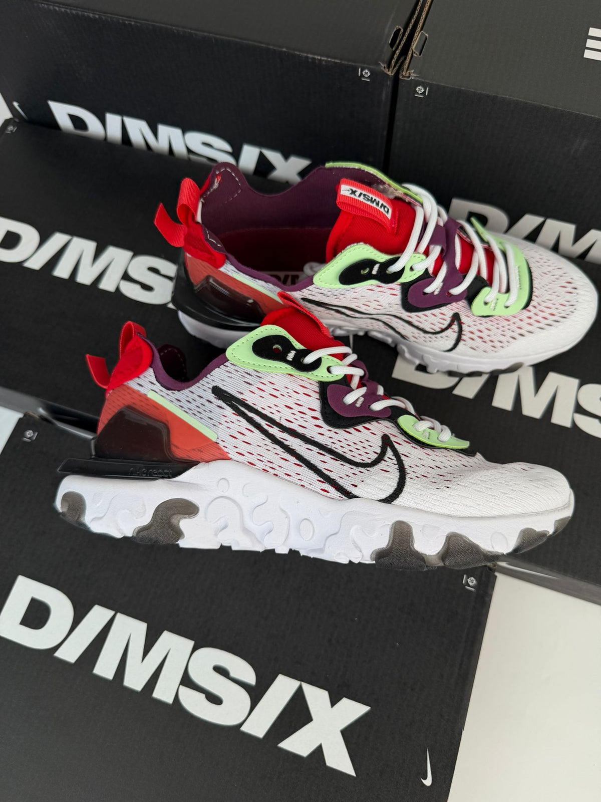 NIKE REACT VISION
