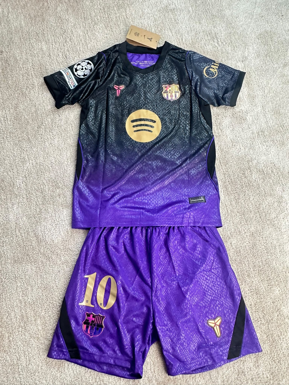 FC BARCELONA ( AWAY KIT niños )