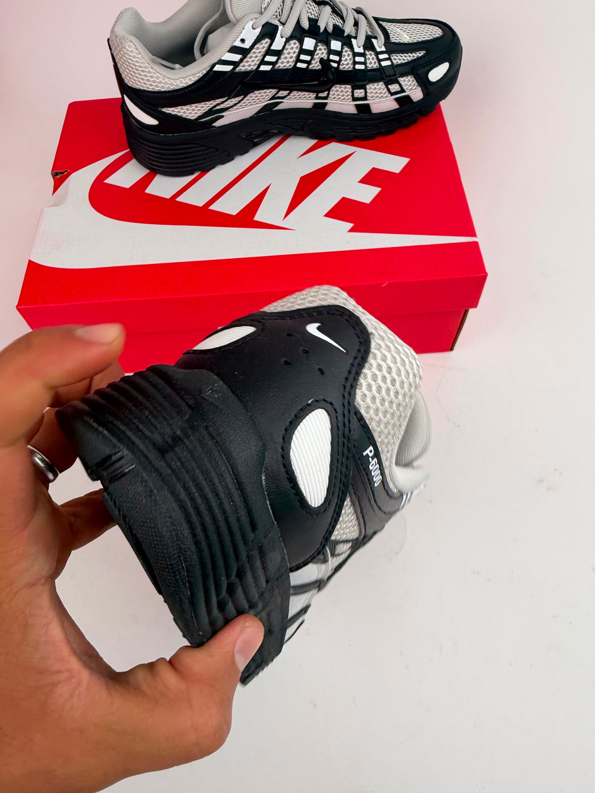 NIKE P6000