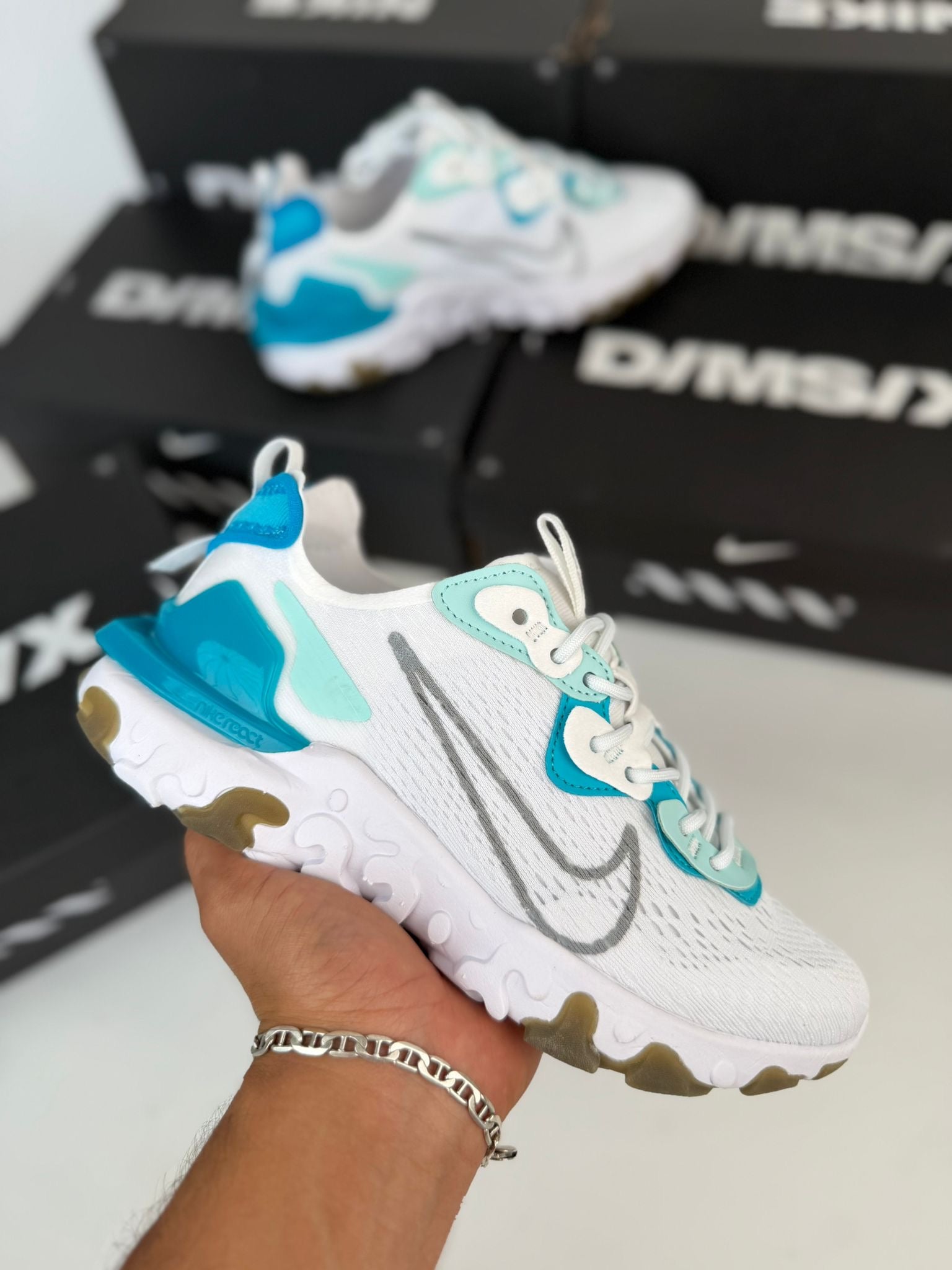 NIKE REACT VISION