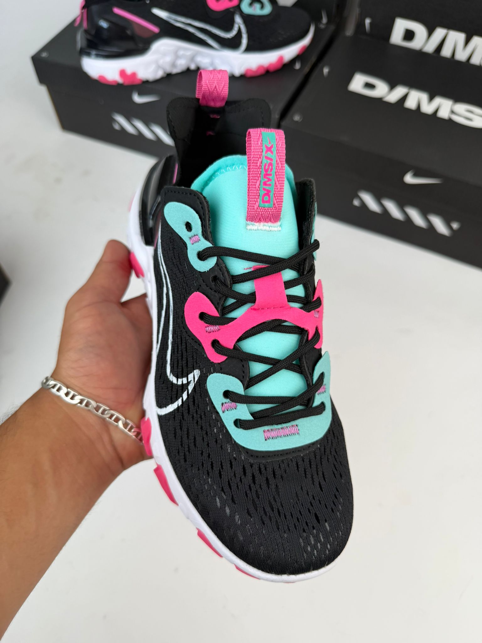 NIKE REACT VISION