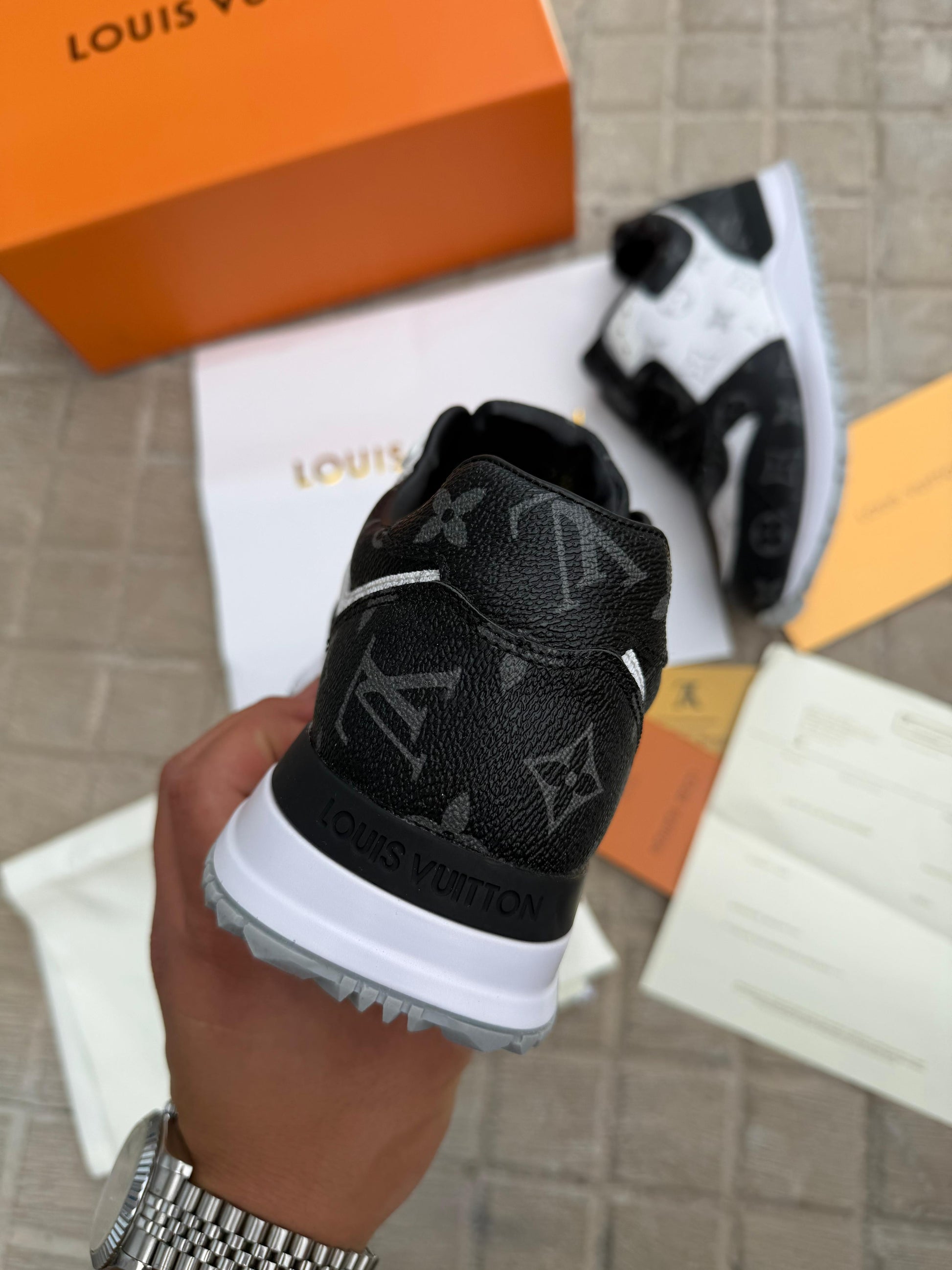 LOUIS VUITTON